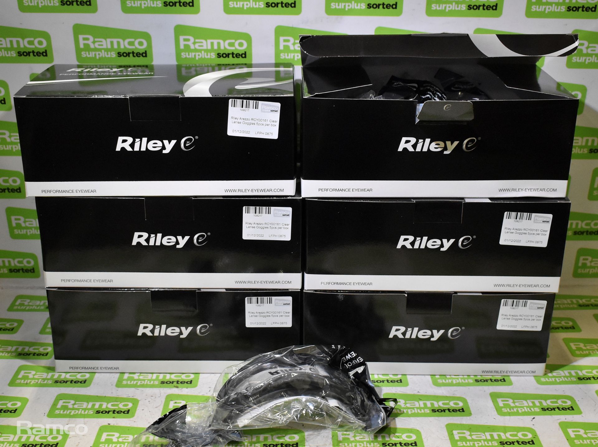 6x boxes of Riley Arezzo RCY00161 Clear Lense Goggles - 5 pieces per box