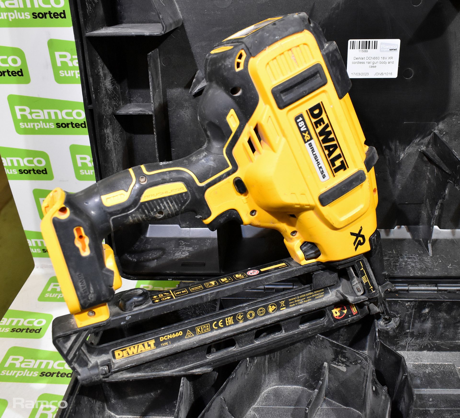 DeWalt DCN660 18V XR cordless nail gun body and case - Image 3 of 5