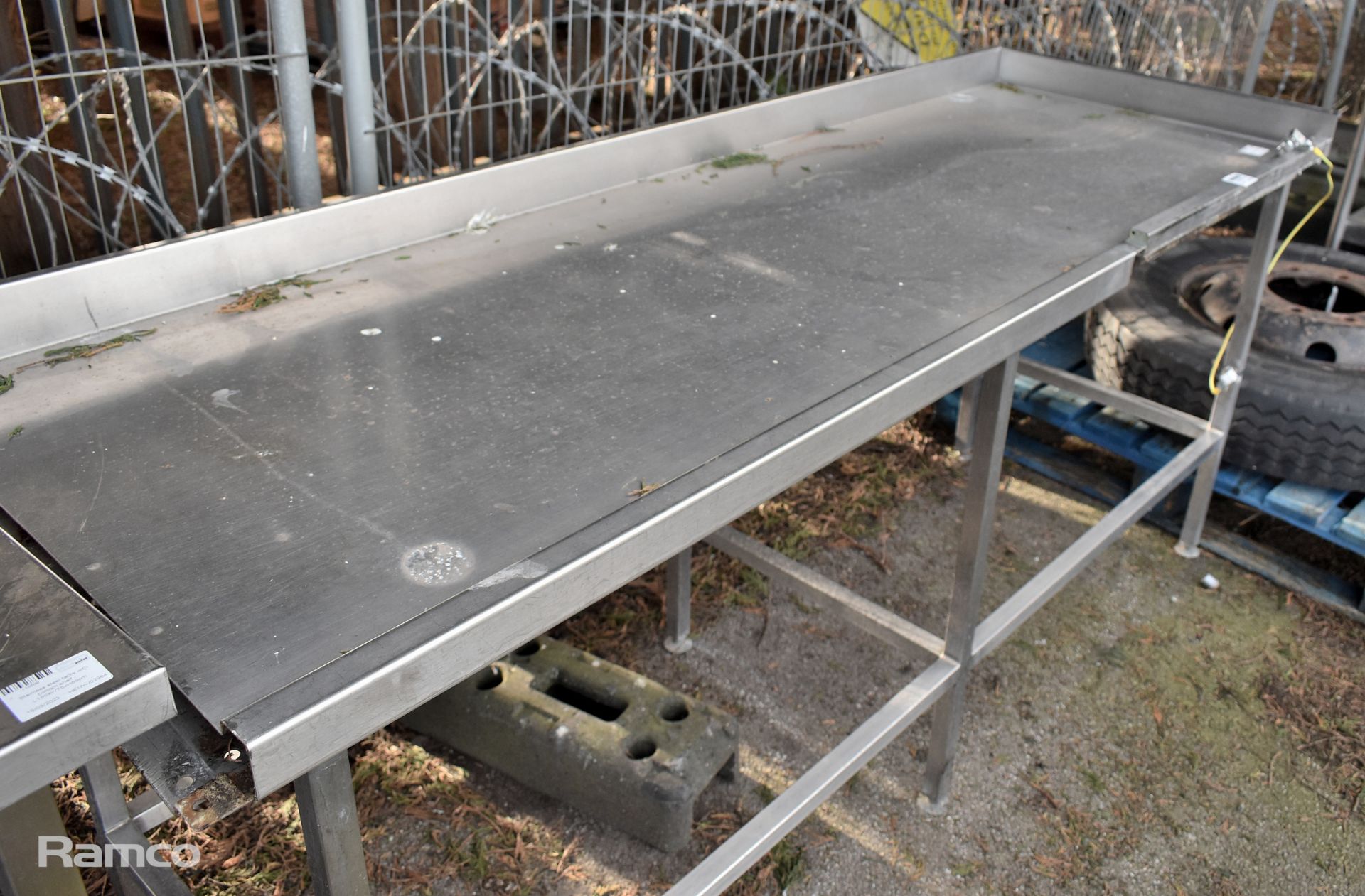 Stainless steel table with upstand - L 205 x W 70 x H 90cm - Image 3 of 4