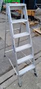 6 tread aluminium step ladder - open dimensions: 100 x 45 x 145cm