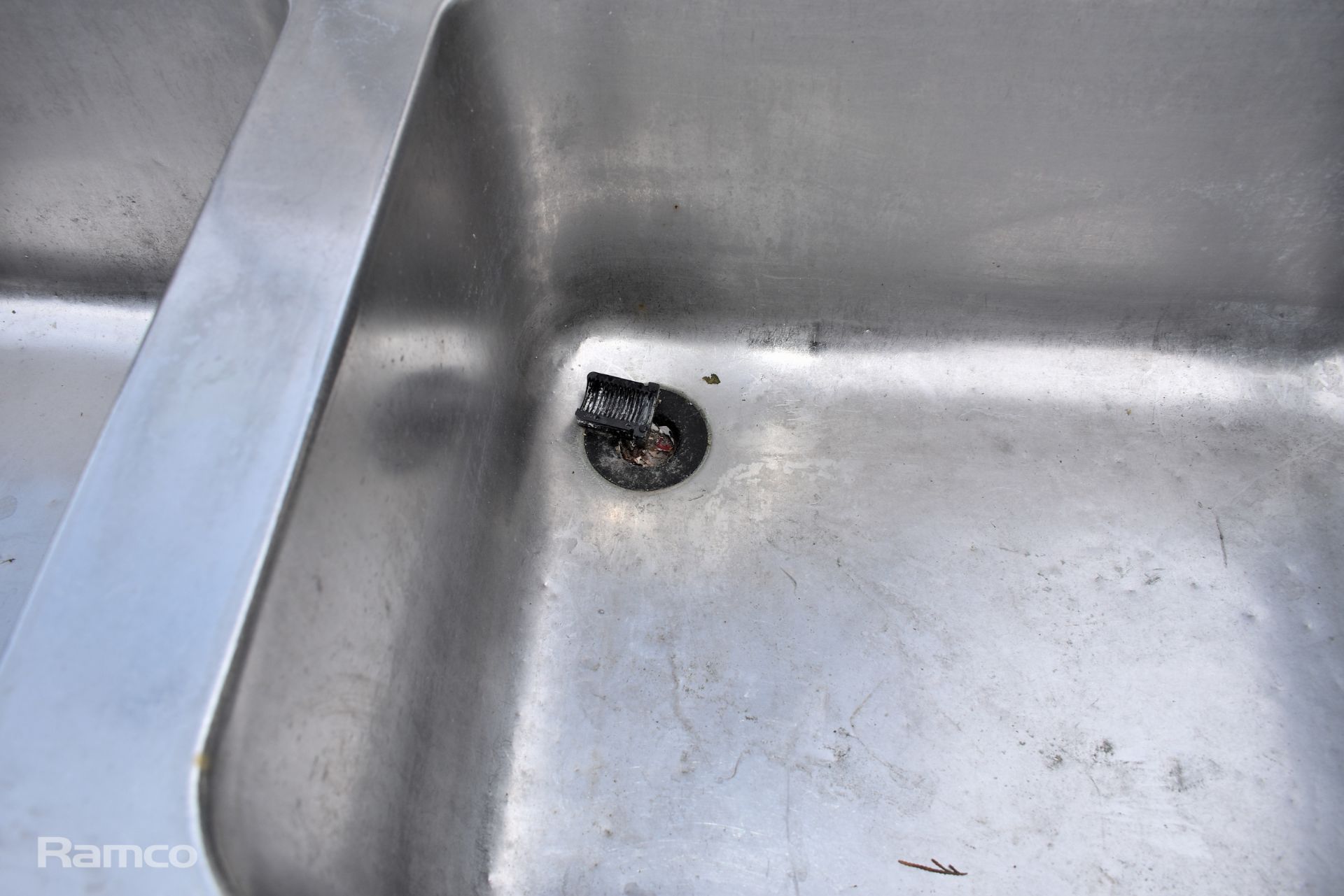 Stainless steel double bowl sink unit with pre rinse tap- L 300 x W 75 x H 180cm - Bild 3 aus 6