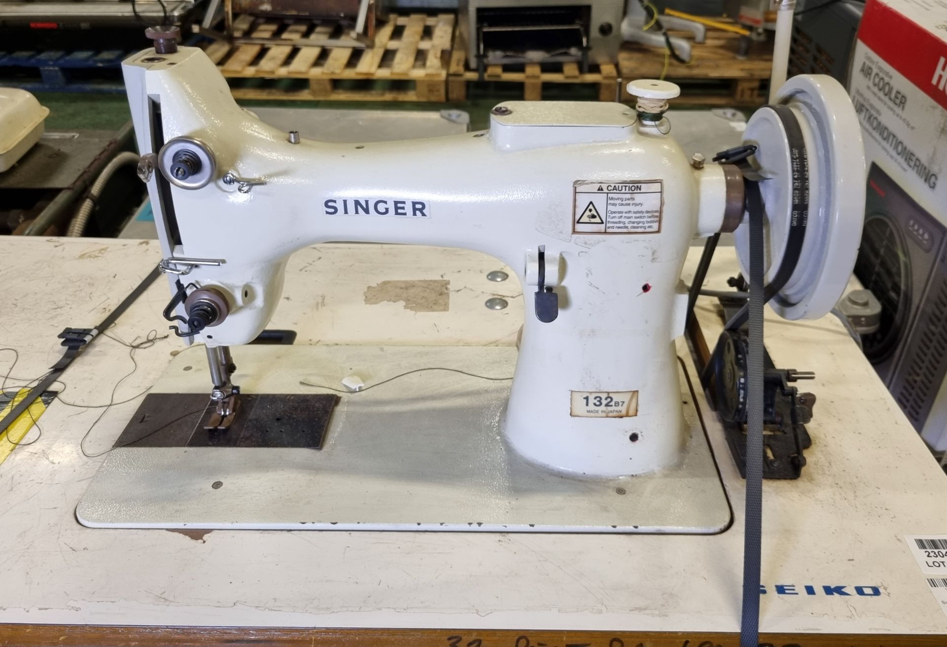 Singer 132B sewing machine - Image 3 of 5