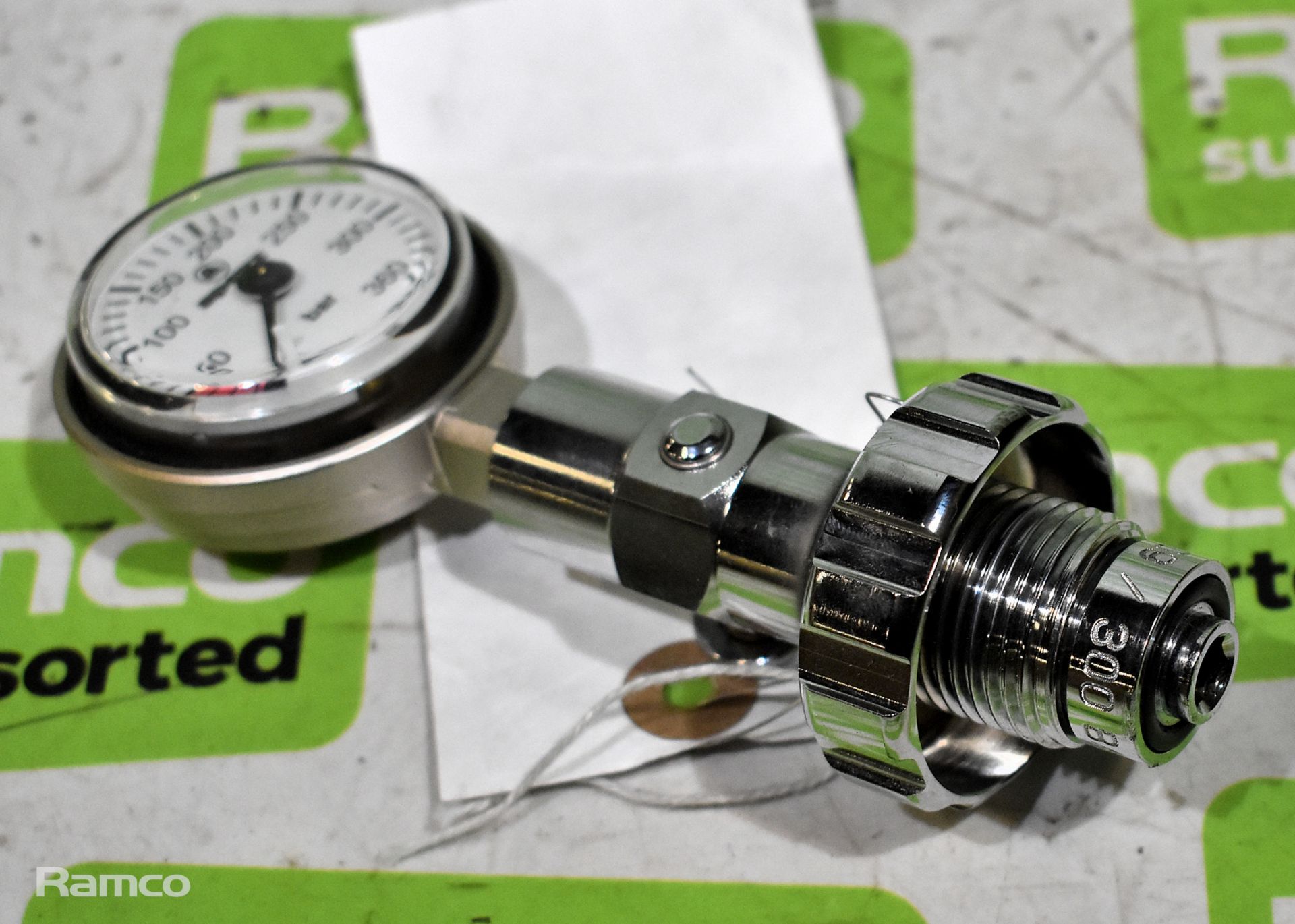 Apeks pressure gauge - cylinder pressure tester - zero to 360 bar dial - Image 3 of 3