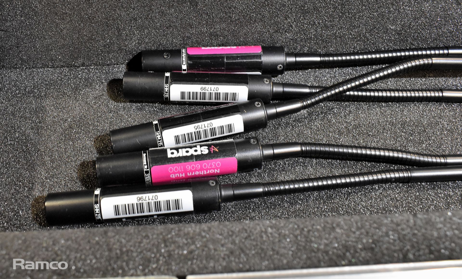 5x Beyerdynamic SHM 215 lectern microphones and 3 adapters in flightcase - 70 x 22 x 20cm - Image 3 of 5