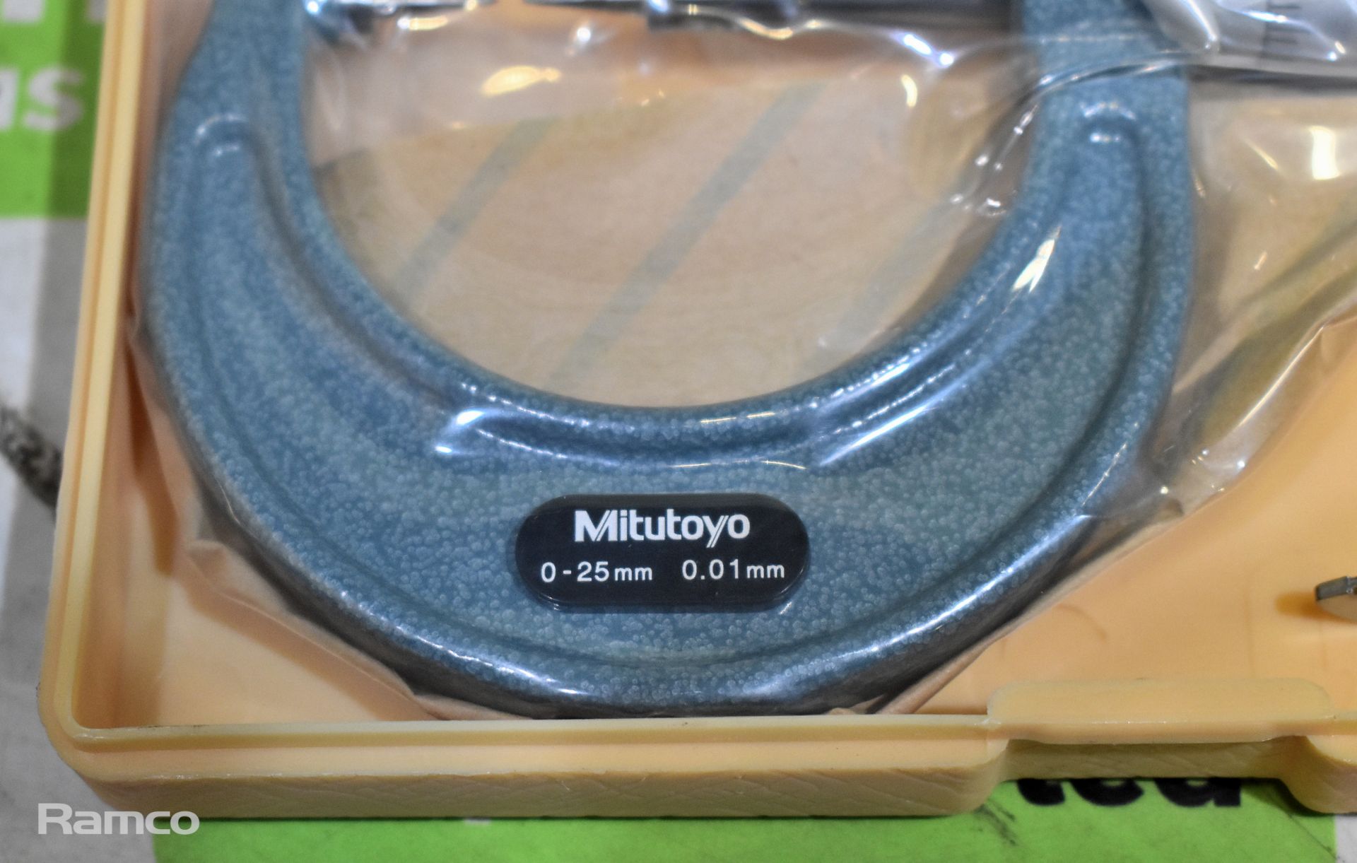 Mitutoyo 0-25mm micrometer - Image 2 of 3