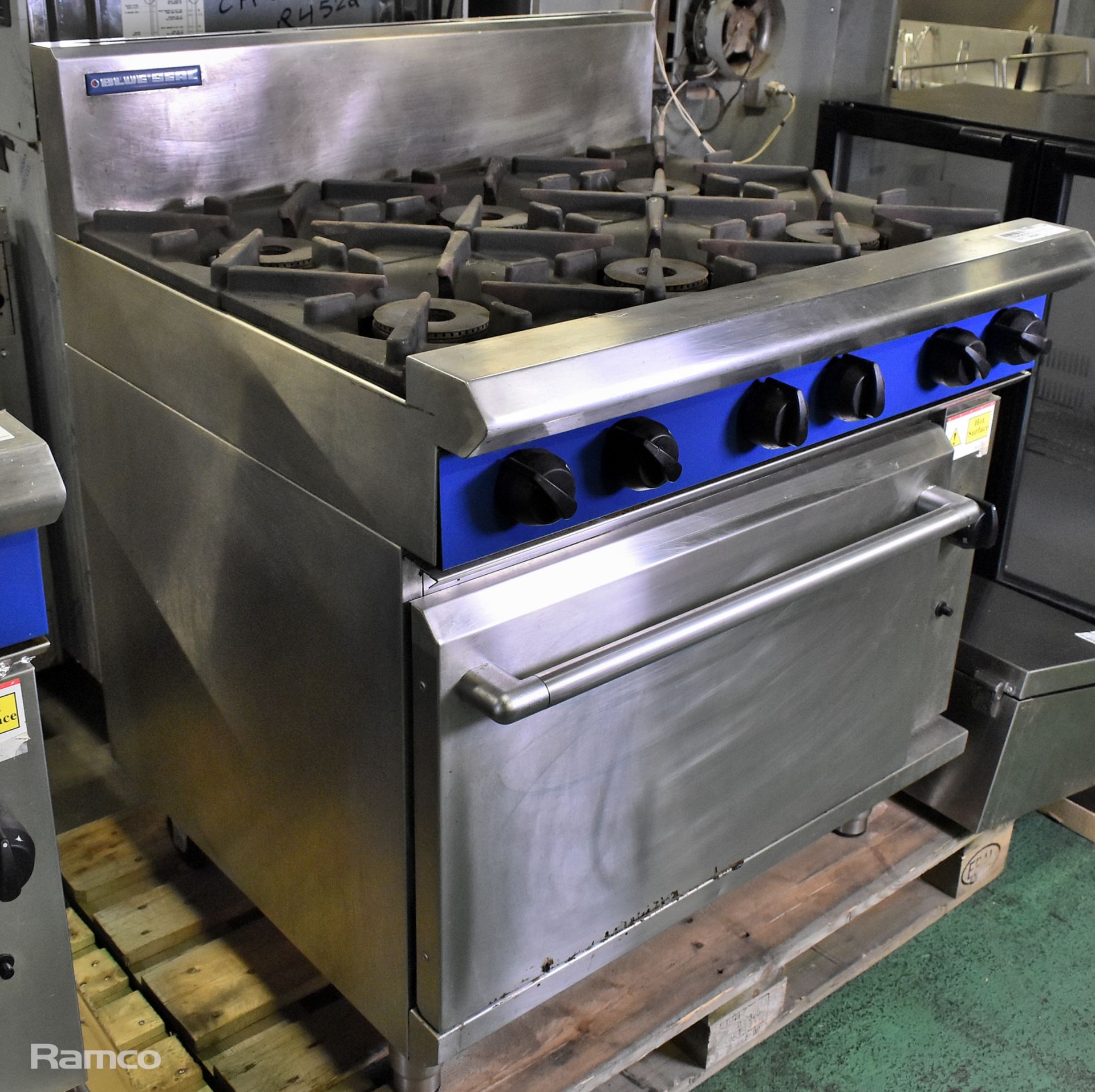 Blue Seal G506DF stainless steel 6 burner natural gas oven range - W 900mm - Image 5 of 5