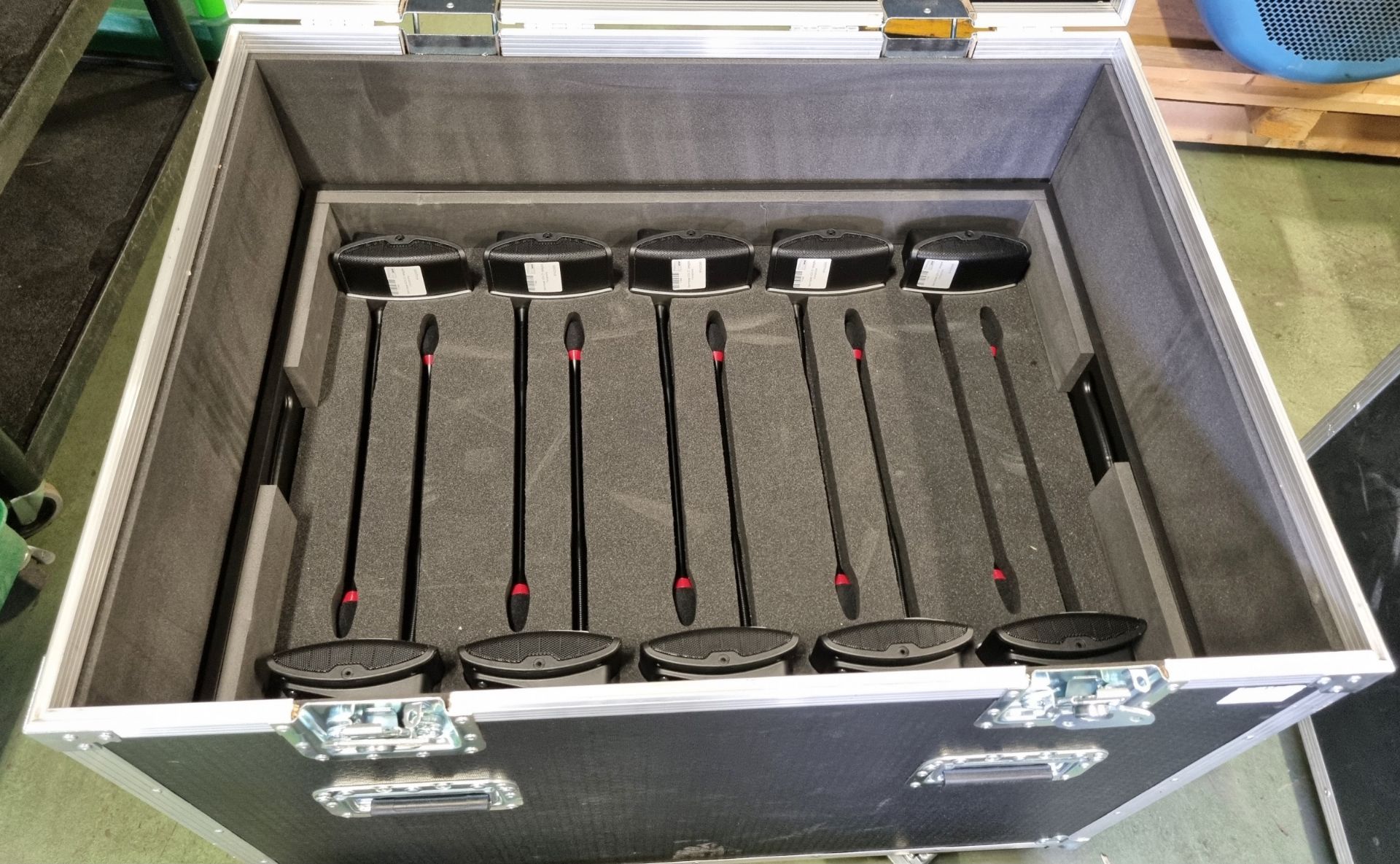 30x Sennheiser ADN D1 delegate microphones, 30-way storage flight case for delegate microphones - Image 3 of 8