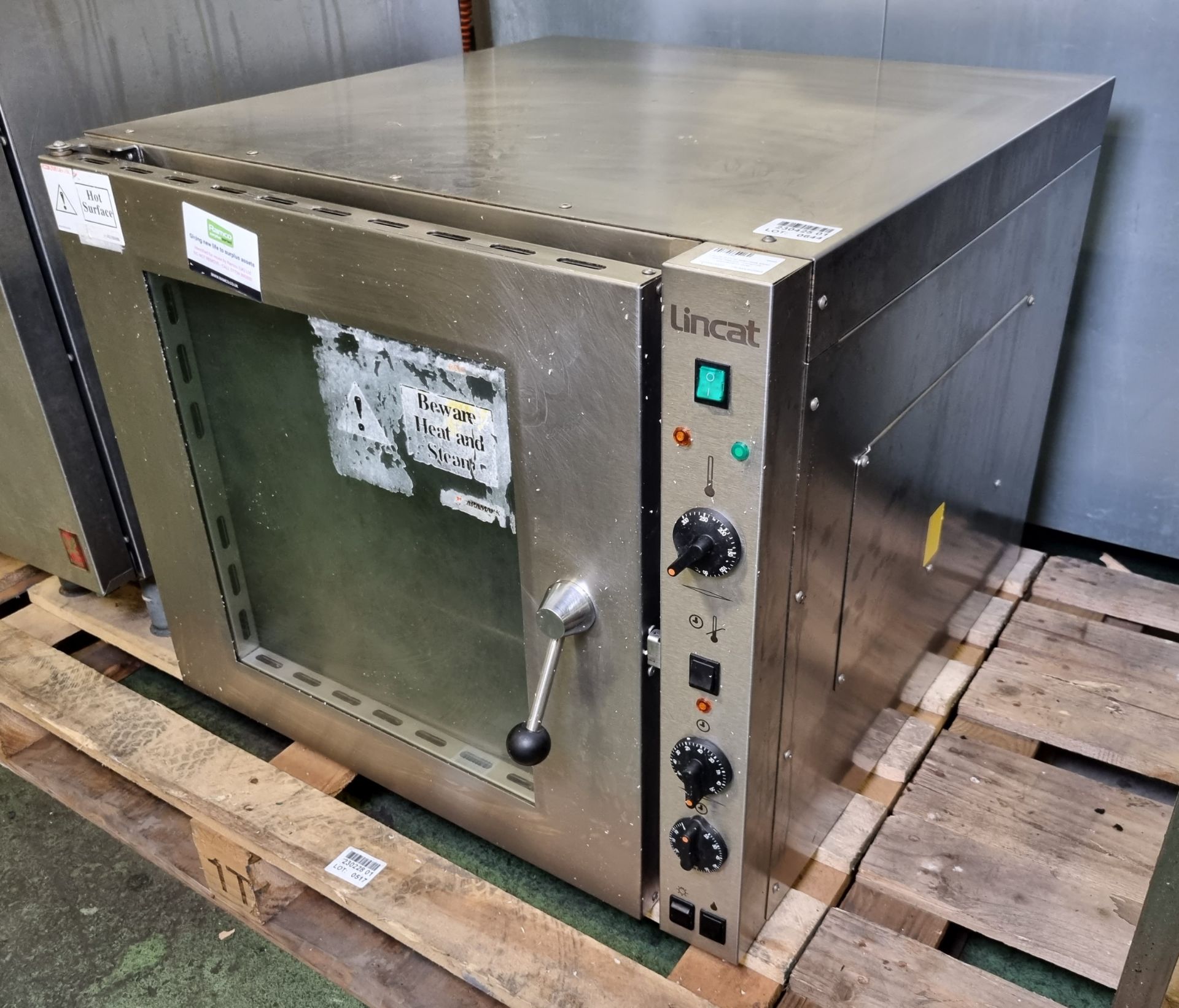 Lincat ECO9 stainless steel 400V electric commercial convection oven - W 770mm - Image 3 of 4