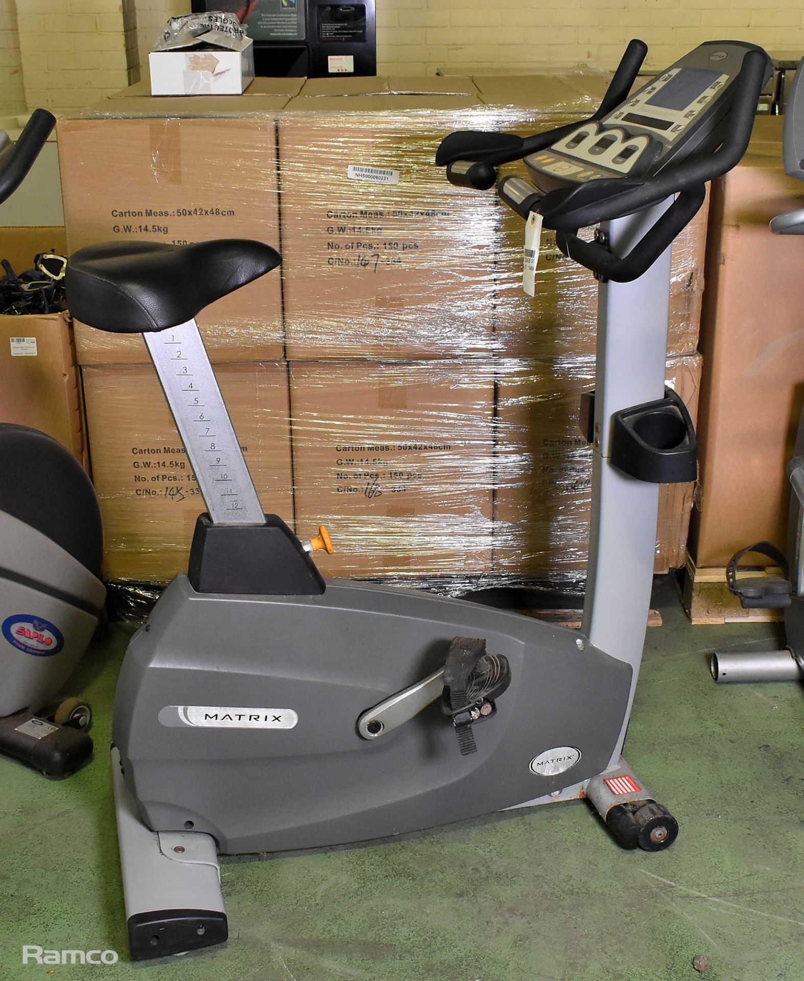 Matrix rehab exercise bike - L 93 x W 56 x H 132cm