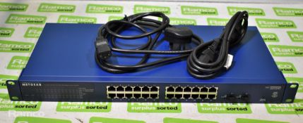 Netgear GS742T 24 port gigabit network switch (rack mountable)