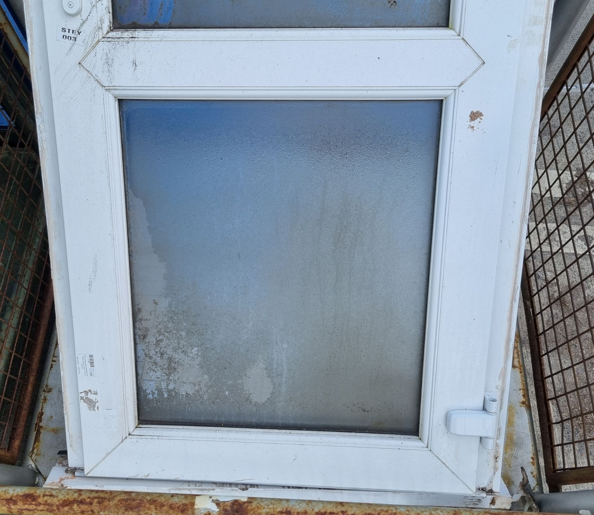 PVC white double glazed door - frame size 91.6W x 210H x 7.5D cm - Image 3 of 4