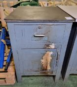 Wooden cabinet with 1 drawer and 1 lockable door