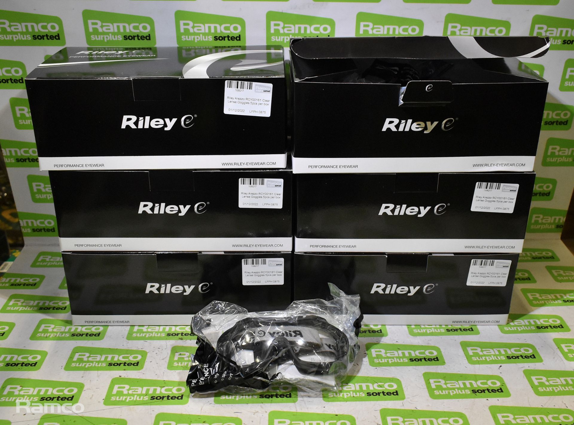 6x boxes of Riley Arezzo RCY00161 Clear Lense Goggles - 5 pieces per box