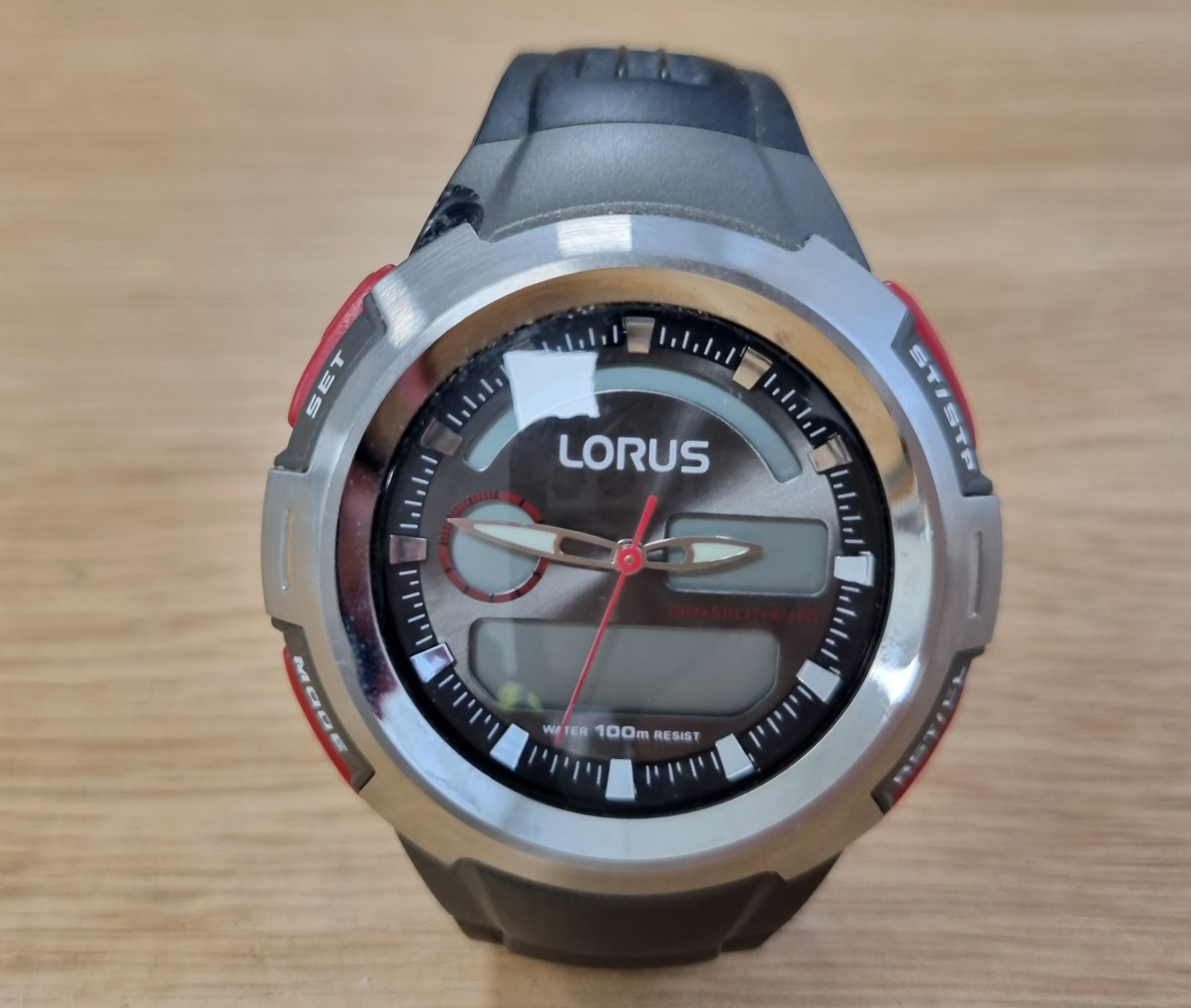Lorus Z012-X001 mens dual display chronograph watch with resin strap - Image 2 of 4