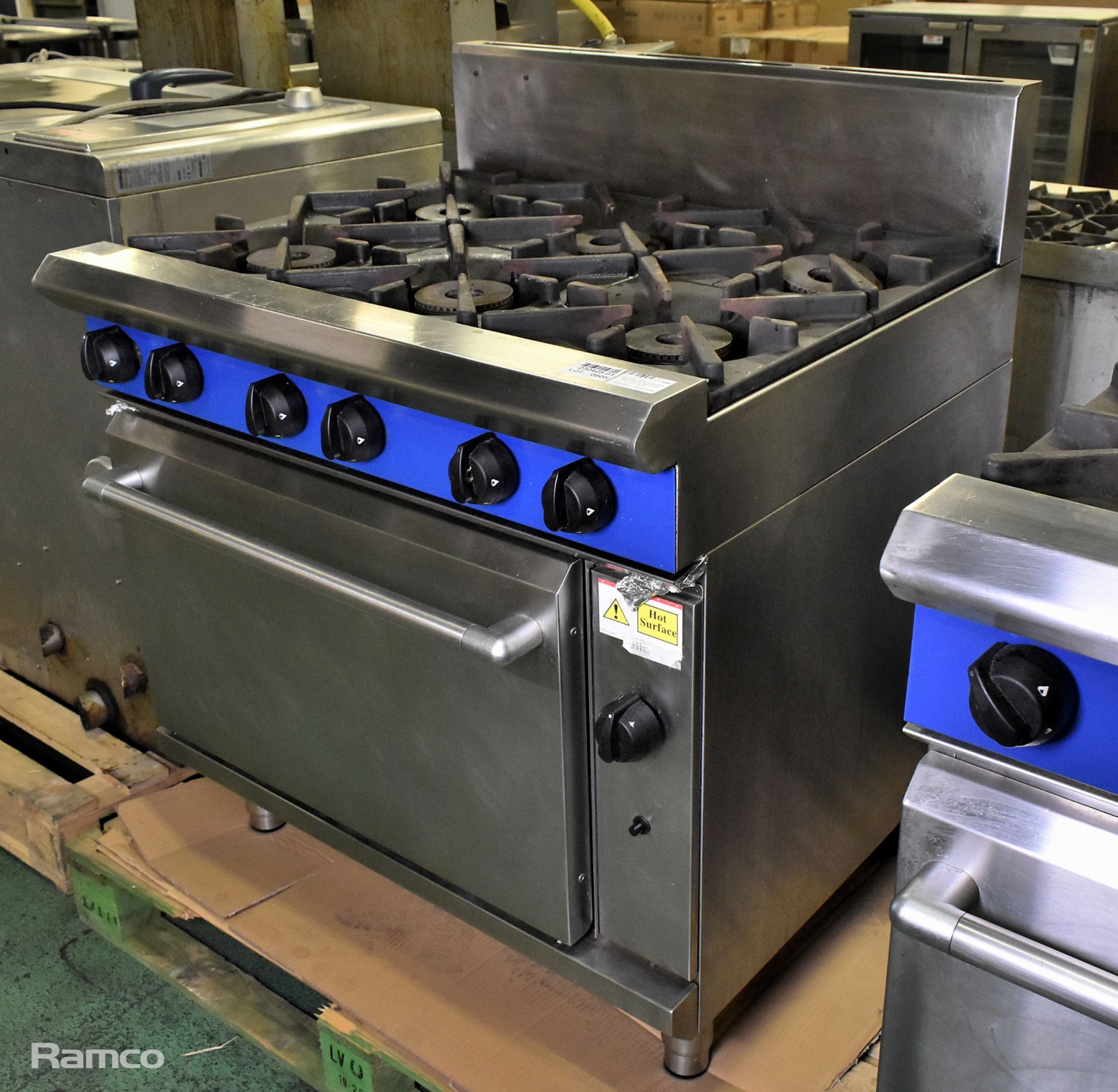 Blue Seal G506DF stainless steel 6 burner natural gas oven range - W 900mm - Image 7 of 7