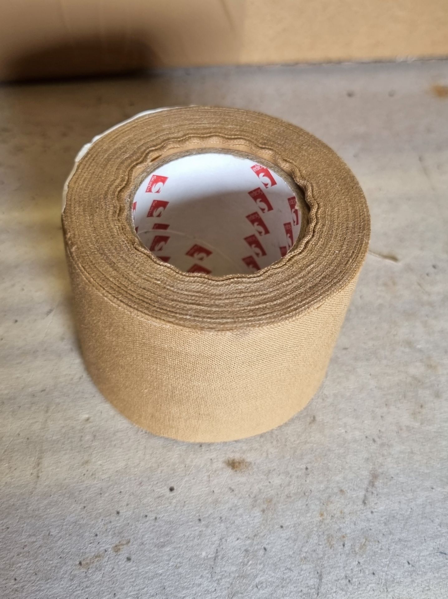 Scapa adhesive tape cloth - biege - 50mm - box of approx 160 rolls - Image 3 of 4