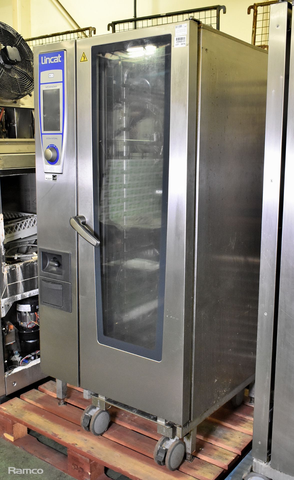 Lincat OSC WE 201 Self Cooking Centre combi oven - W 879 x D 791 x H 1782mm - Image 9 of 10