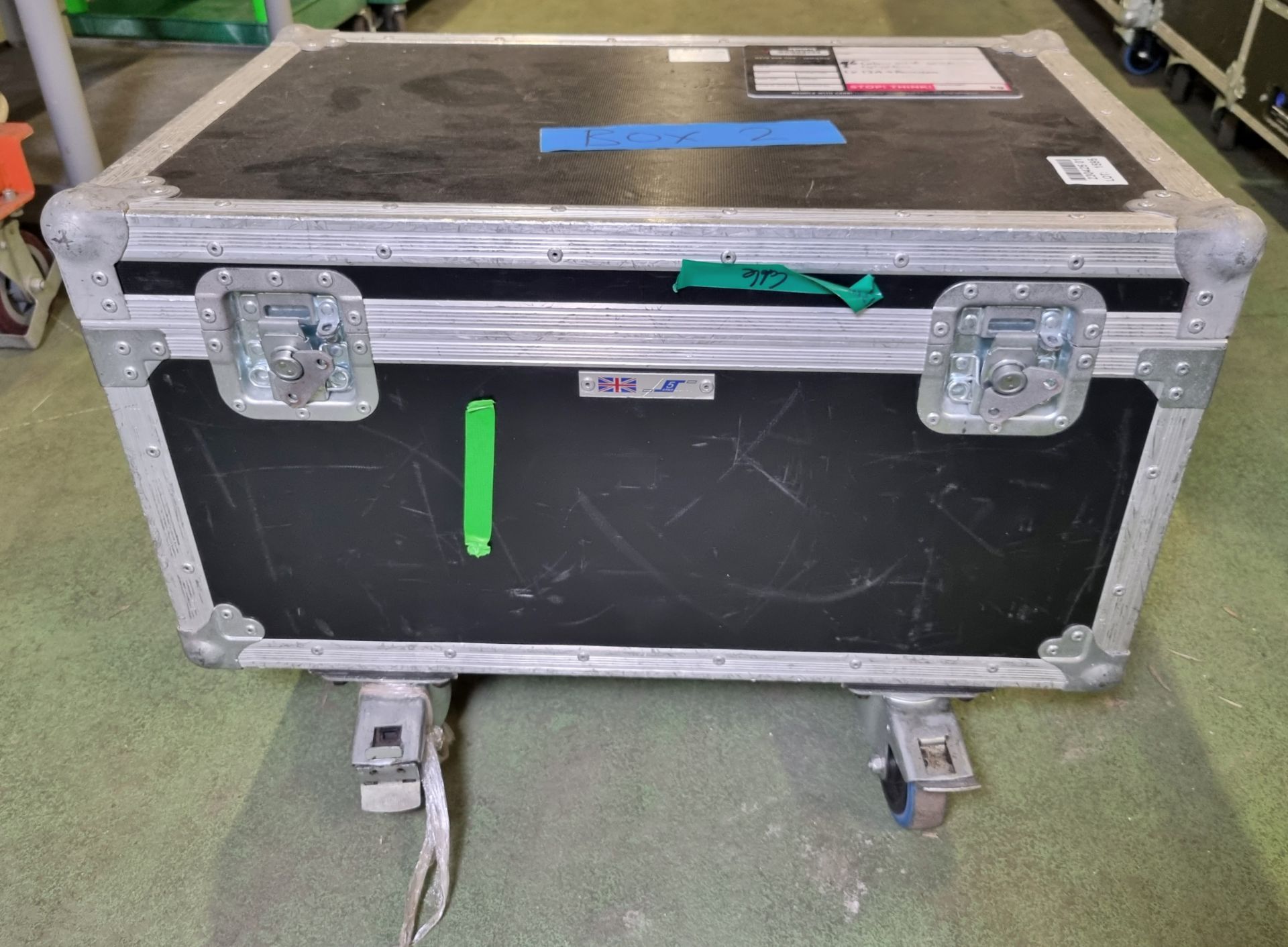 5 x Core Point 20 LED uplighters in powered flight case, 2 not in full working order - Image 5 of 6