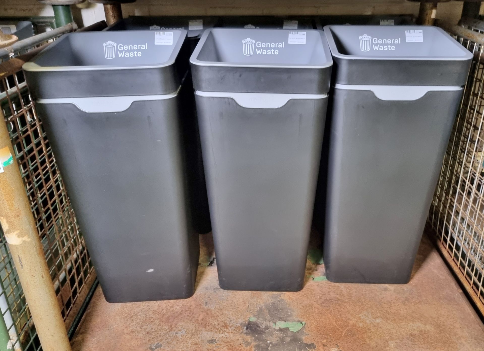 6x Method 60L general waste bins