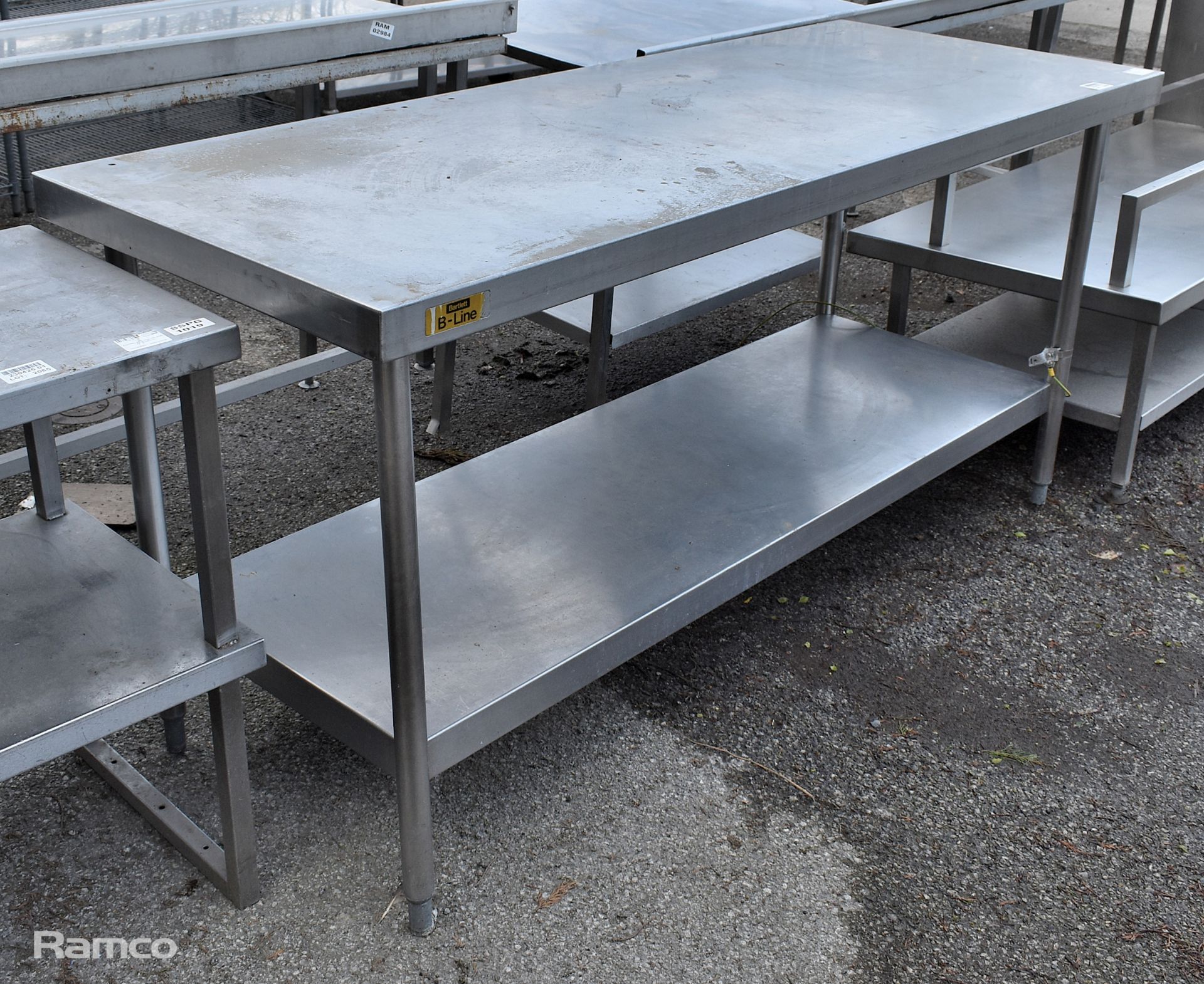 Stainless steel table with bottom shelf - L 180 x W 70 x H 87cm - Image 2 of 3