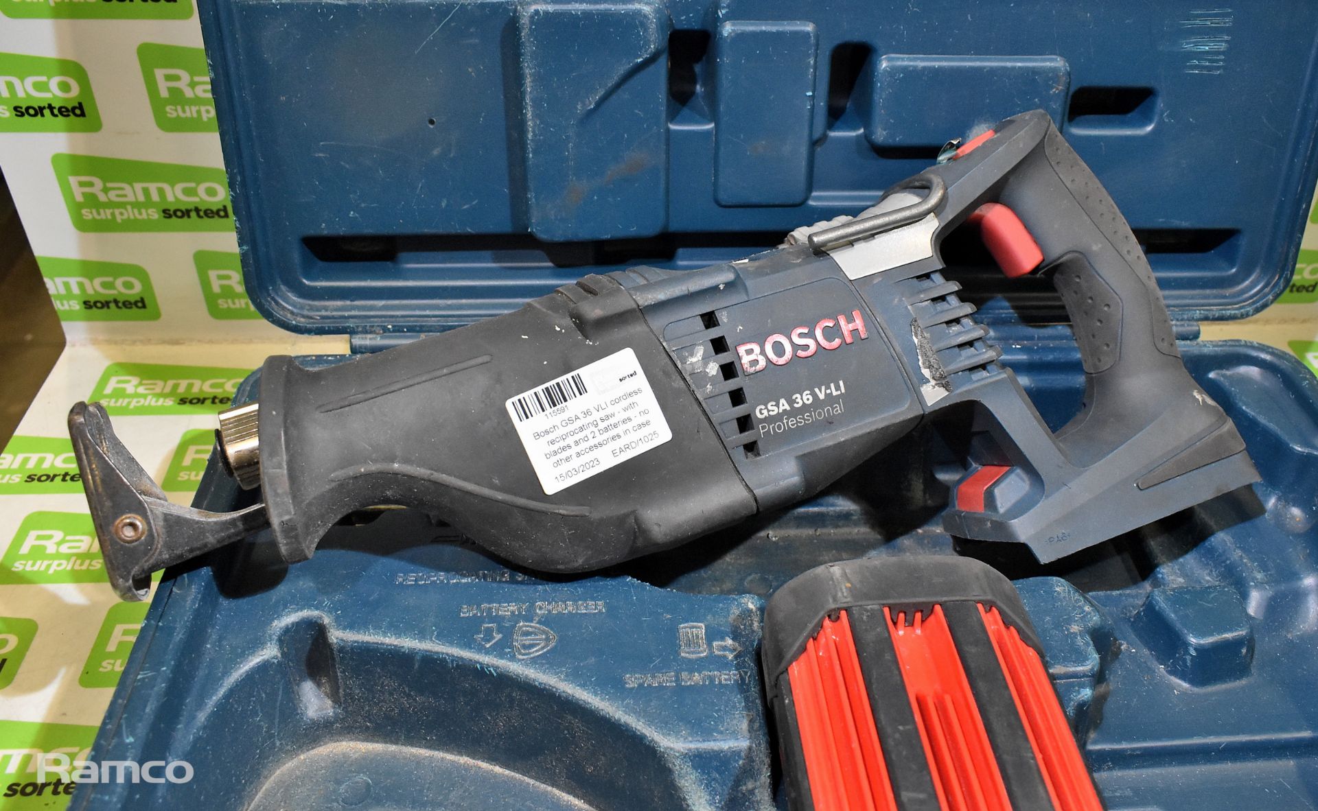 Bosch GSA 36 VLI cordless reciprocating saw - with blades and 2 batteries - Image 2 of 6