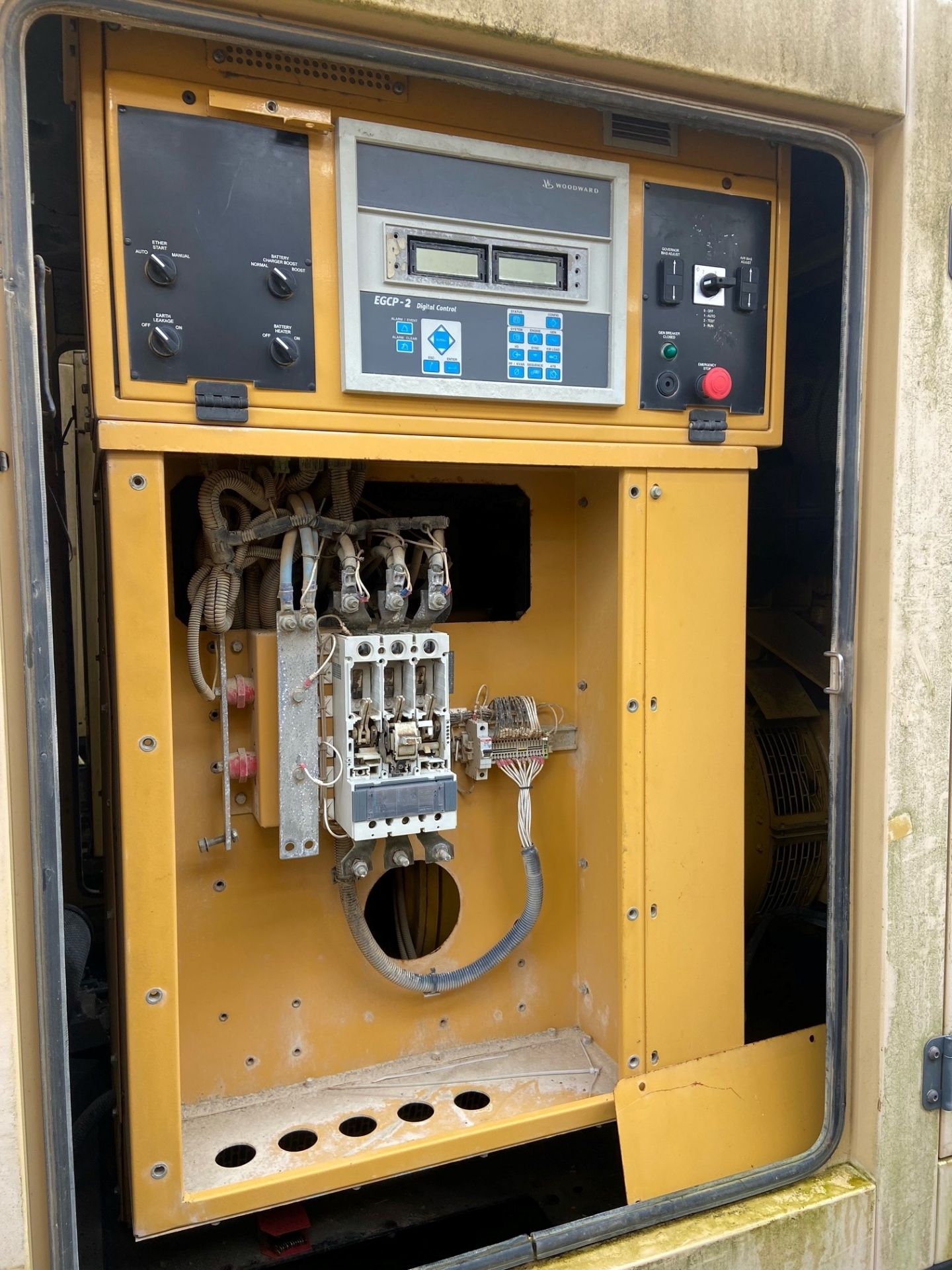 Caterpillar 320Kva / 256kW generator - year of manufacture 2004 - details in the description - Image 9 of 15