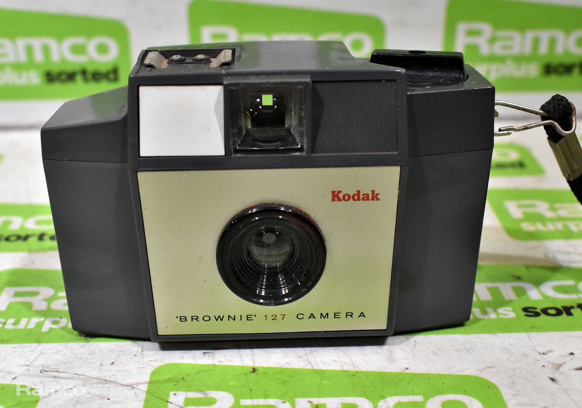 Kodak Brownie 127 camera with instamatic flash cube holder and original case - Image 2 of 7