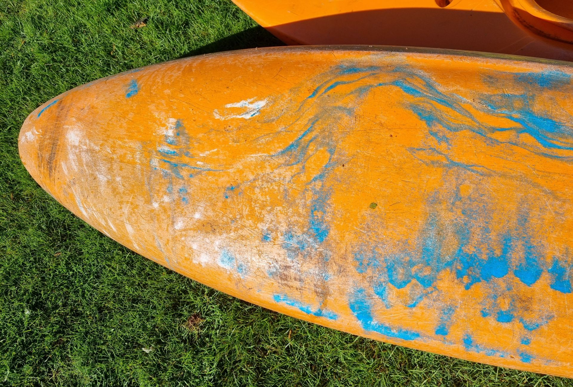 Dagger Mamba kayak/canoe - L260 x W70 x H40cm - Orange with blue white stripe - Image 6 of 6