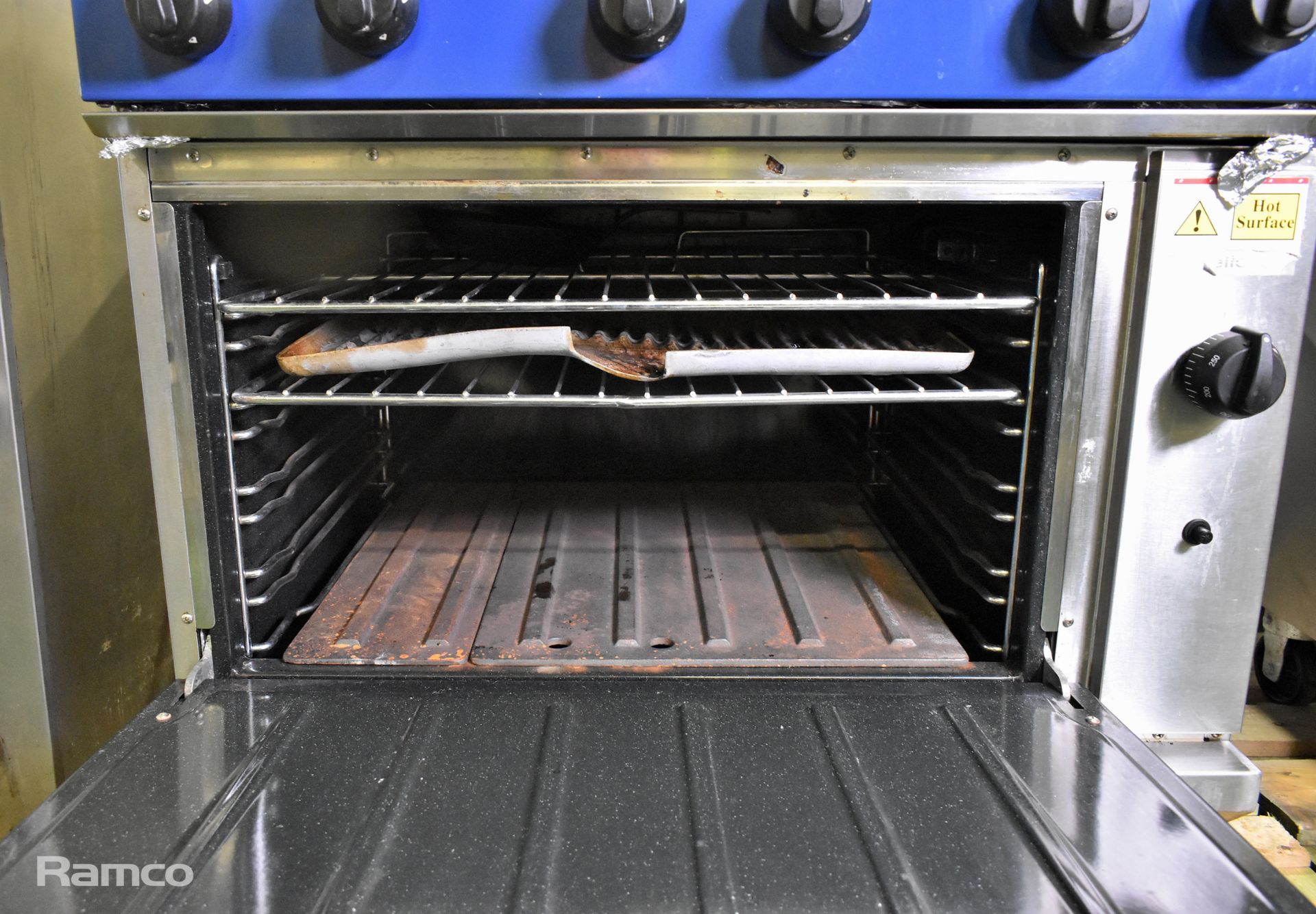 Blue Seal G506DF stainless steel 6 burner natural gas oven range - W 900mm - Image 5 of 7