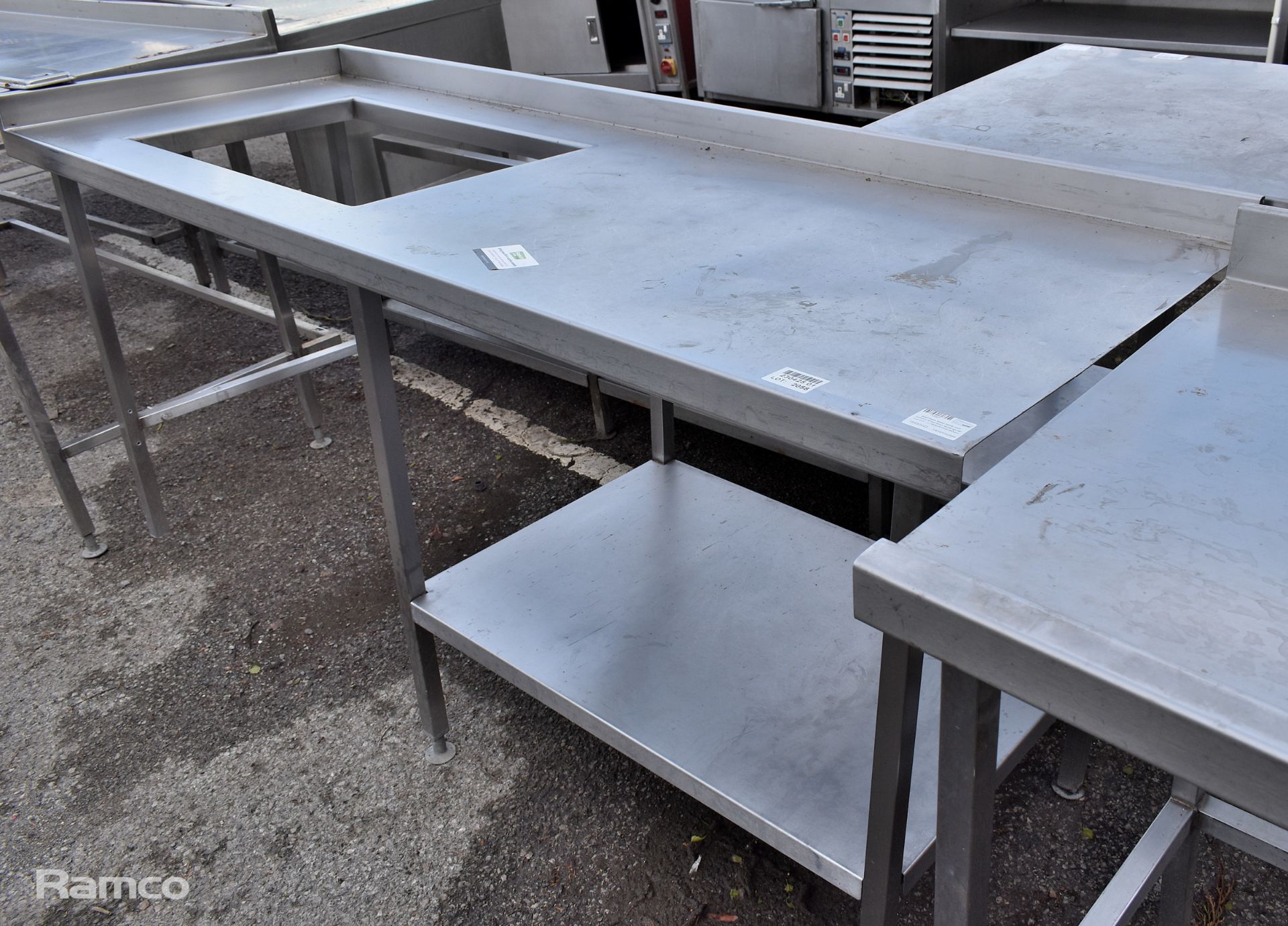 Stainless steel table with bottom shelf and rectangular cut out - L 193 x W 70 x H 90cm - Image 2 of 4