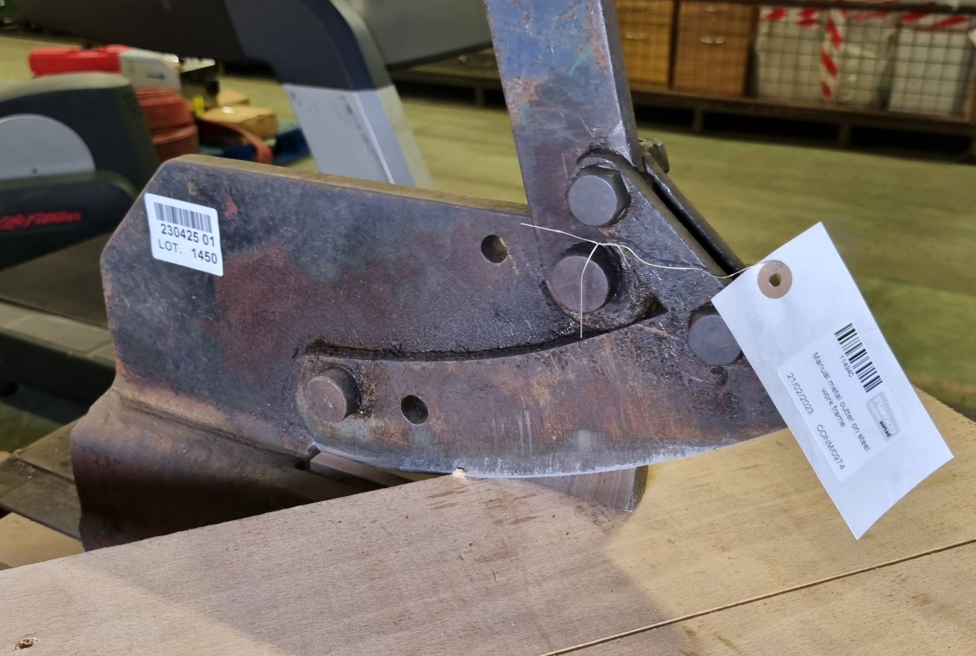 Manual metal cutter on steel work frame - Bild 4 aus 4