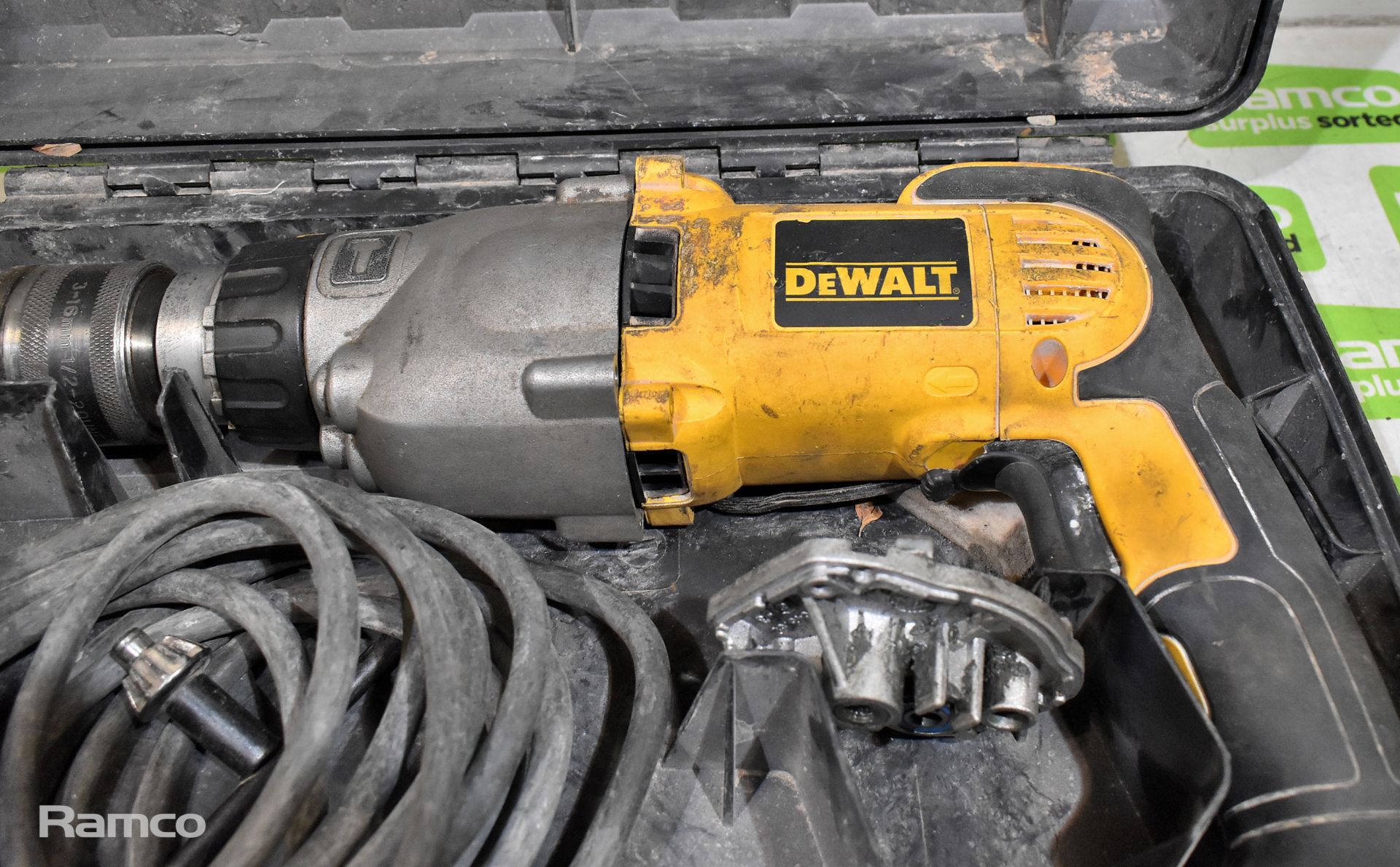 DeWalt D21570 110V electric hammer drill with case - SPARES OR REPAIRS - Image 3 of 5