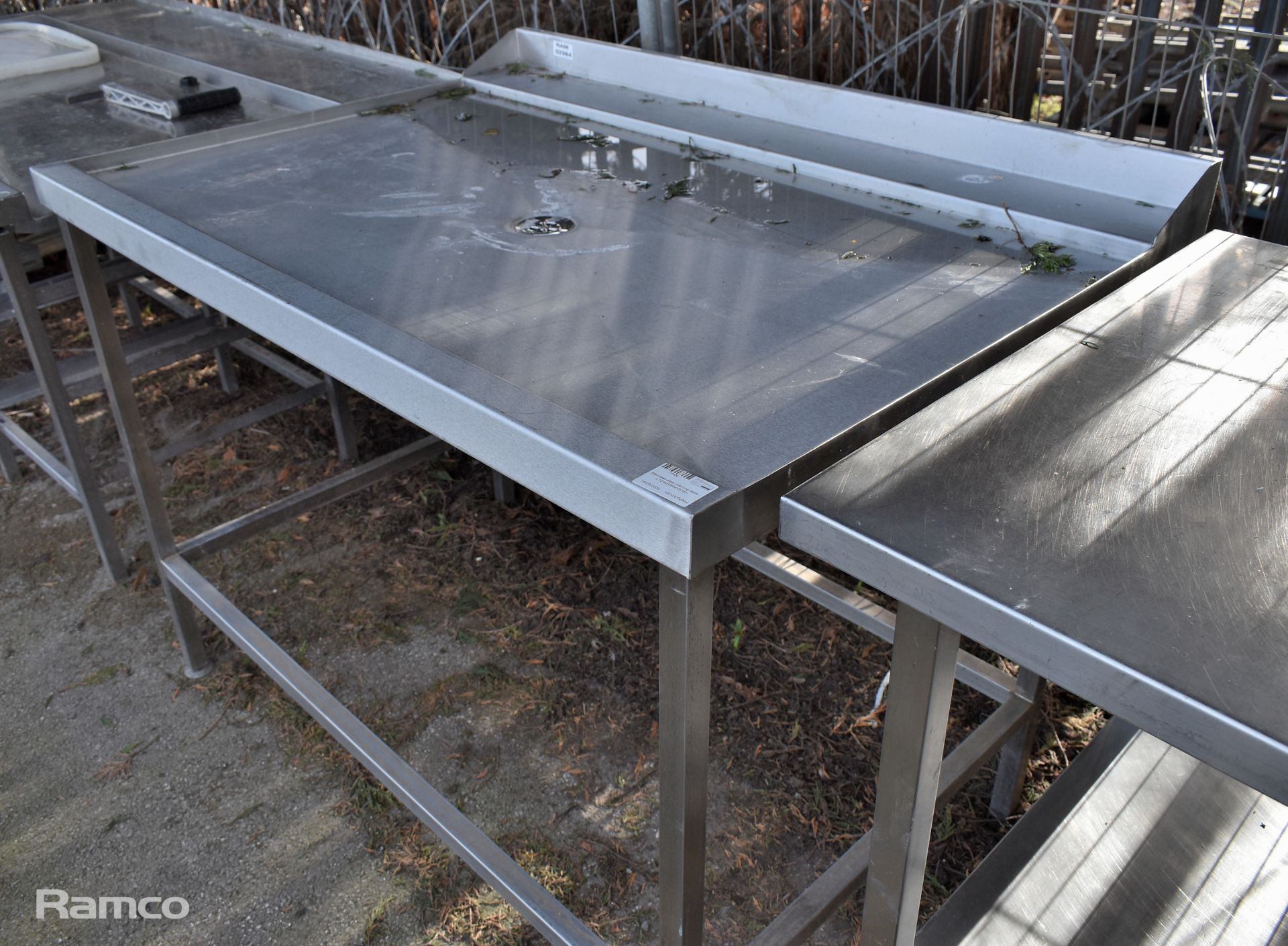 Stainless steel draining table - L 124 x W 89 x H 97cm, Stainless steel table with bottom shelf - Image 7 of 9