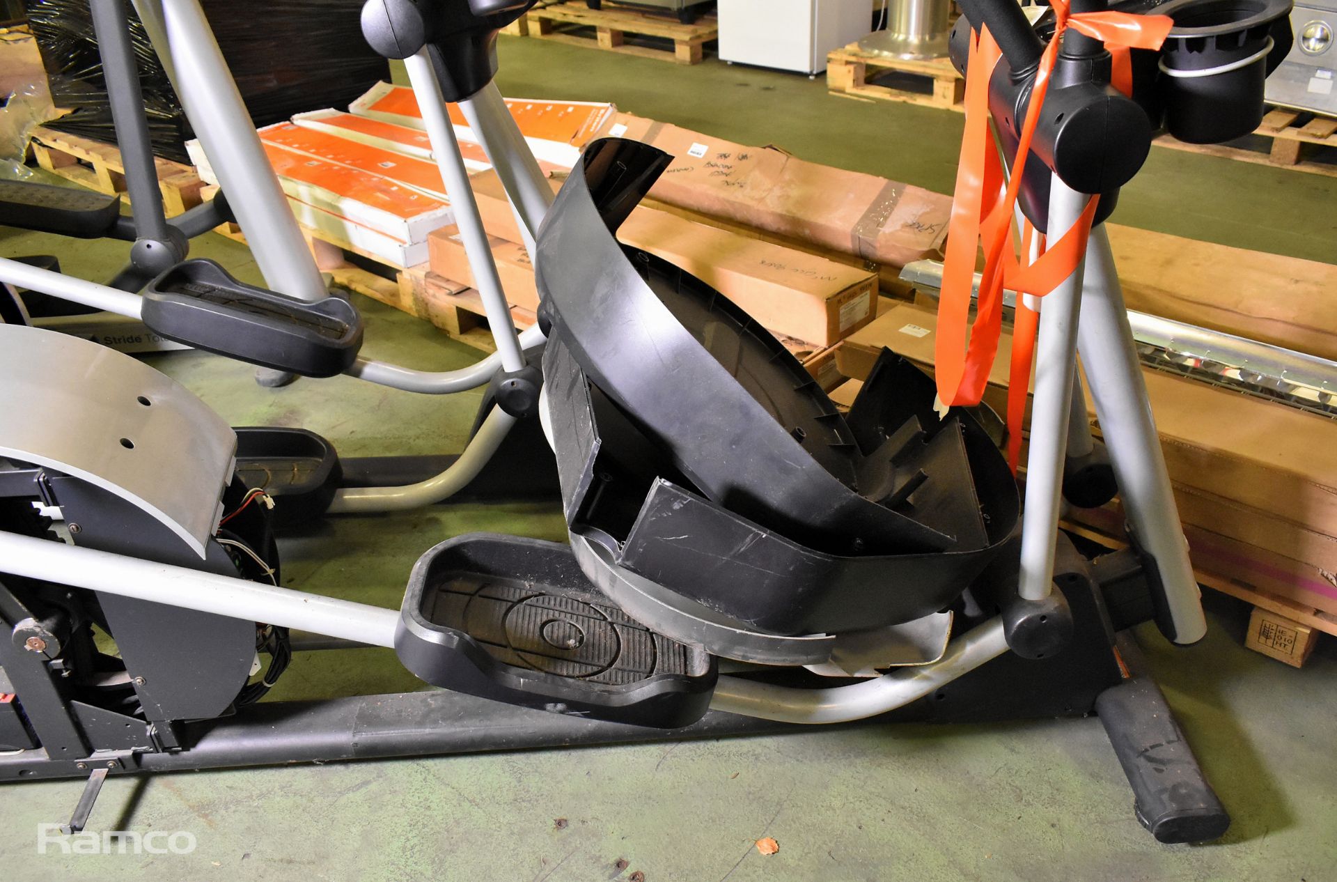 Pulse Fitness X-Train cross trainer - L 220 x W 75 x H 160cm - IN NEED OR REPAIR - Image 3 of 8