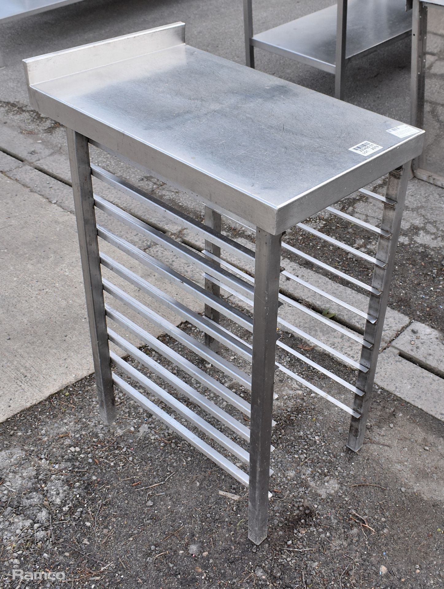 Small stainless steel table with serving tray racking - dimensions: 40 x 65 x 90cm - Image 2 of 3