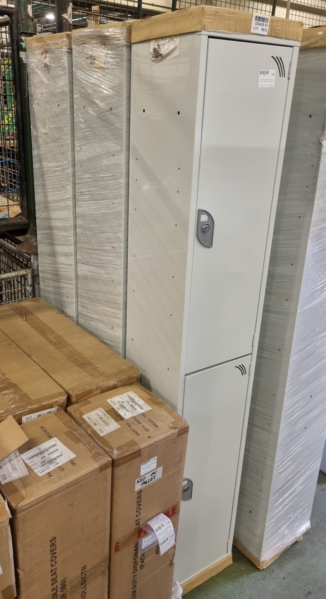 3x Twin door lockers - W 30 x D 30 x H 180 cm with keys - Image 2 of 3