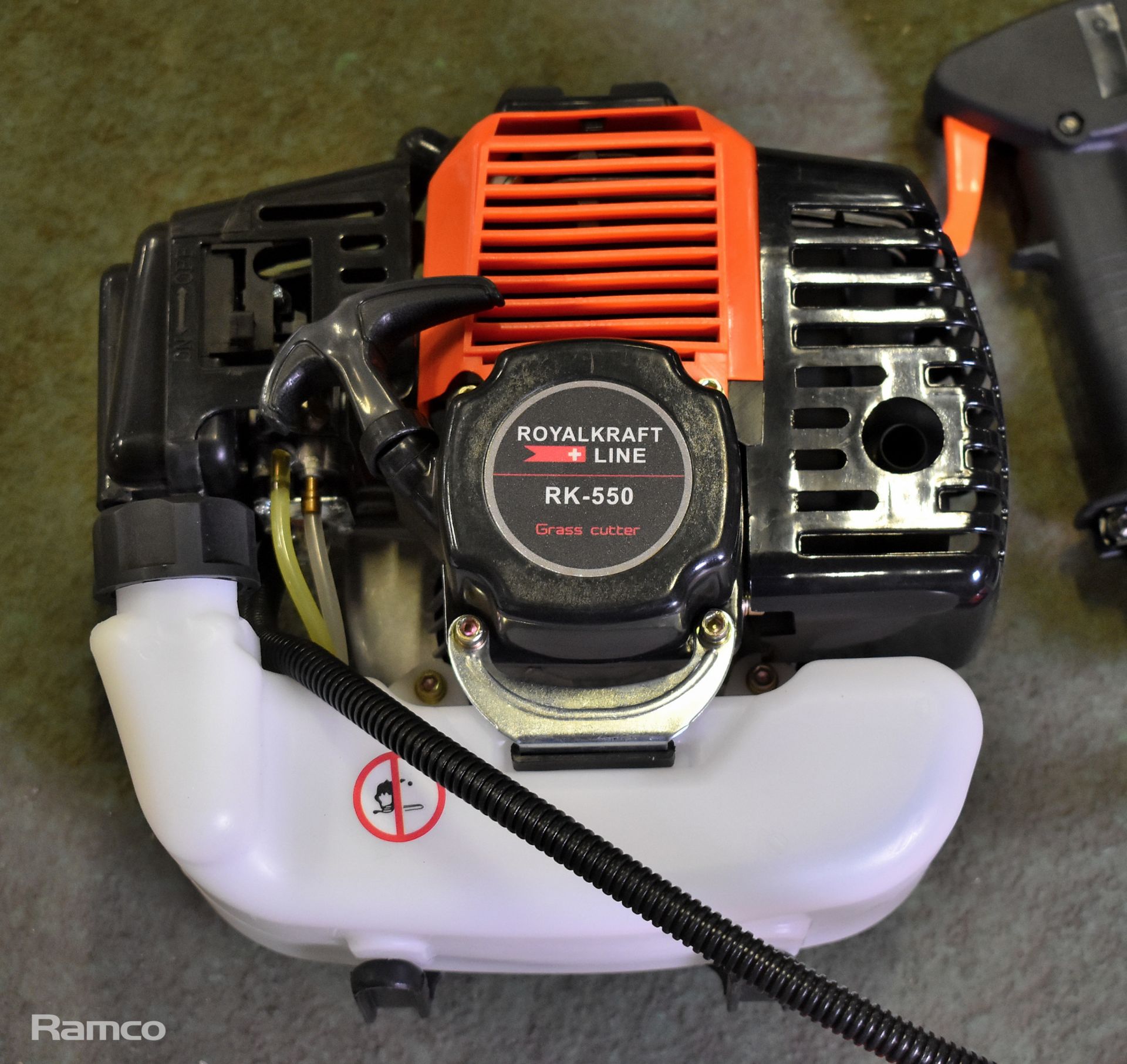Powertech PT550 55cc multi tool grass cutter - Image 6 of 9