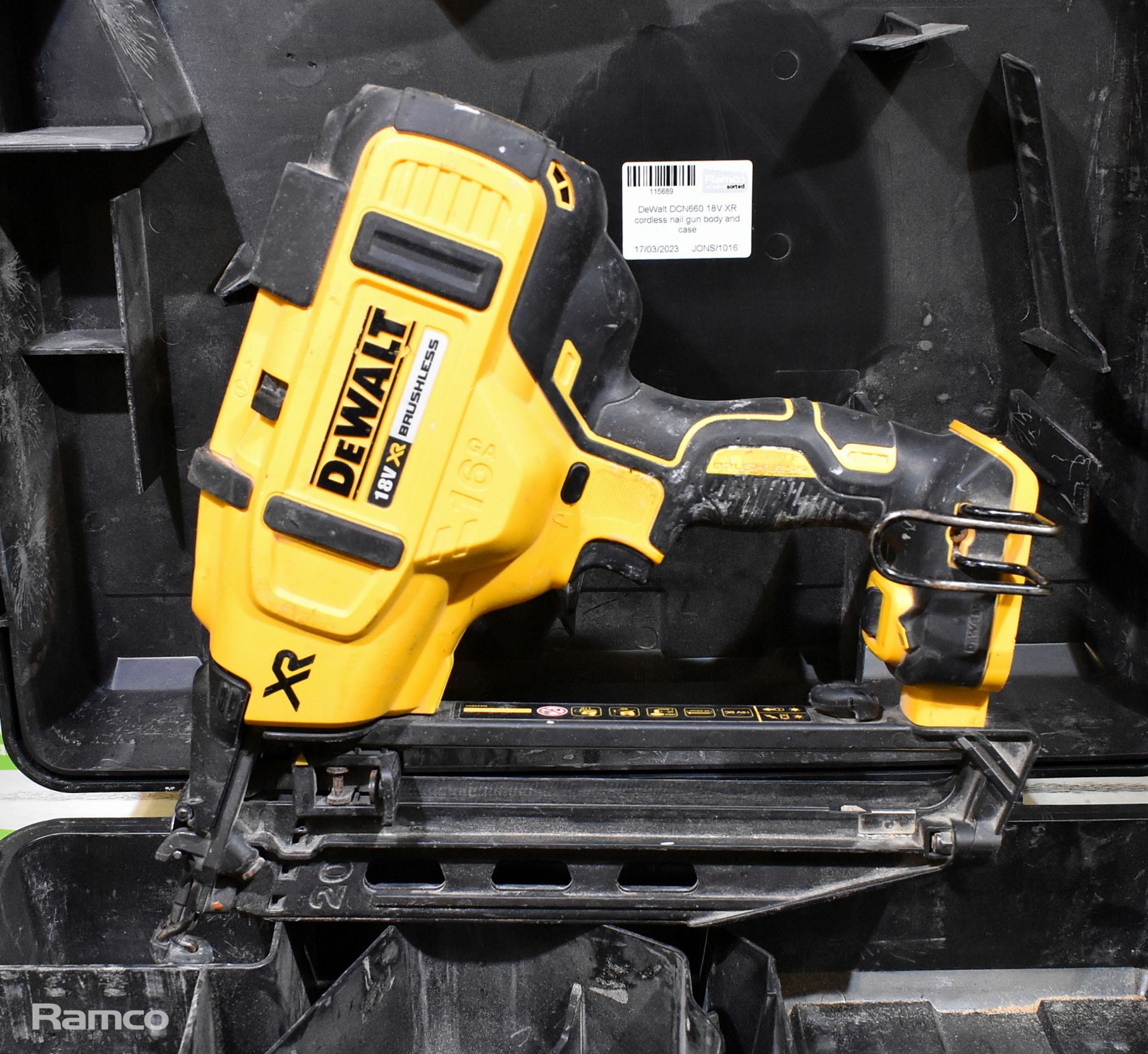 DeWalt DCN660 18V XR cordless nail gun body and case - Image 2 of 5