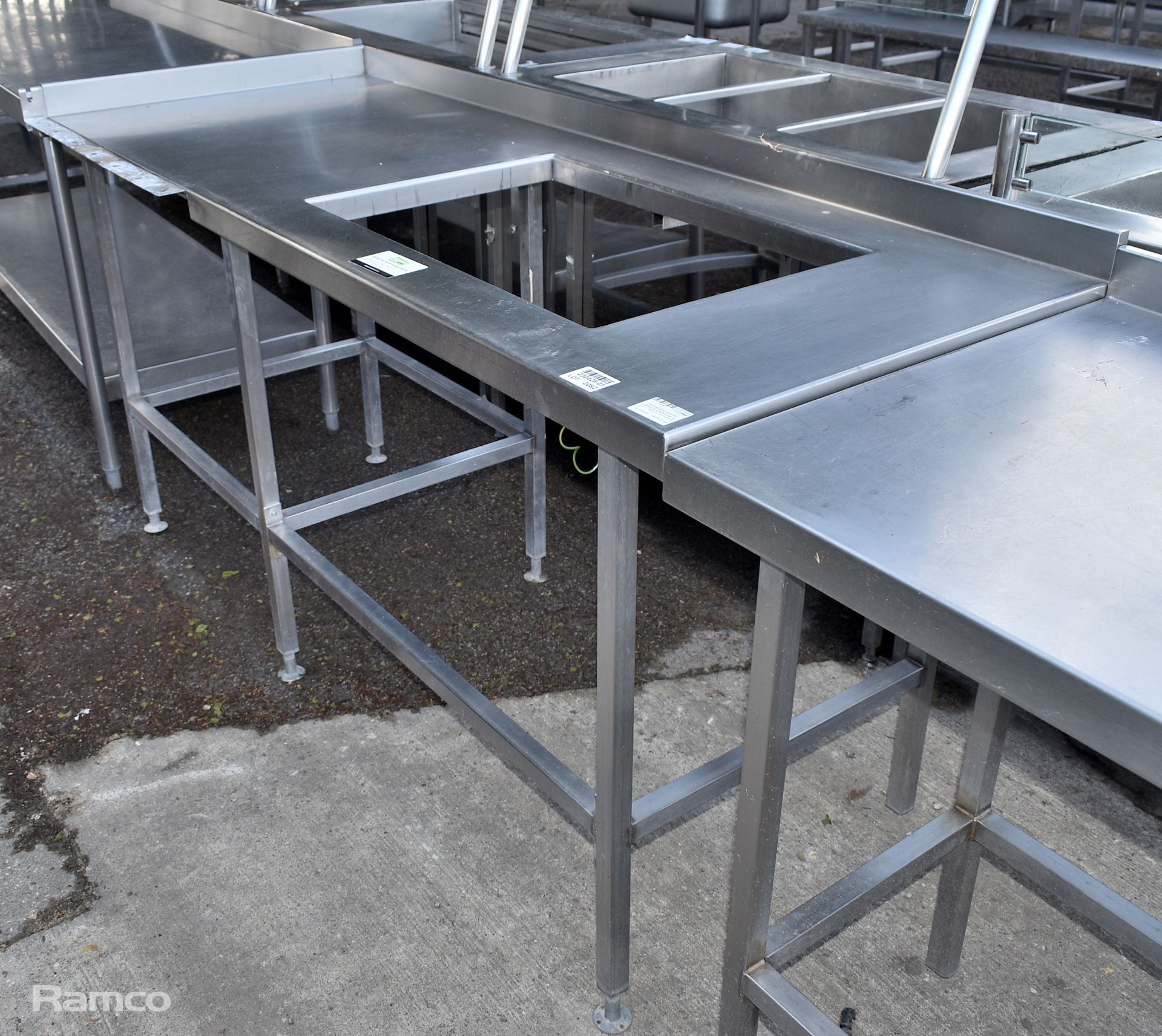 Stainless steel table with upstand and rectangular cut out - L 180 x W 70 x H 93cm - Image 2 of 4