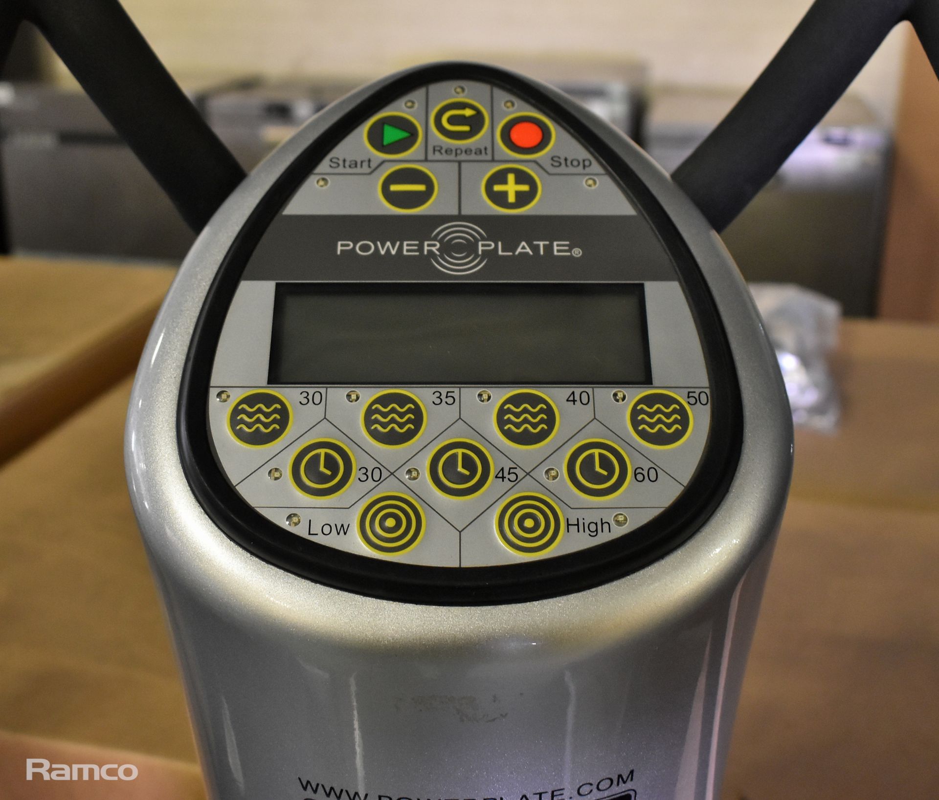 Power plate Pro5 vibration plate - L 105 x W 90 x H 160cm - Image 4 of 5