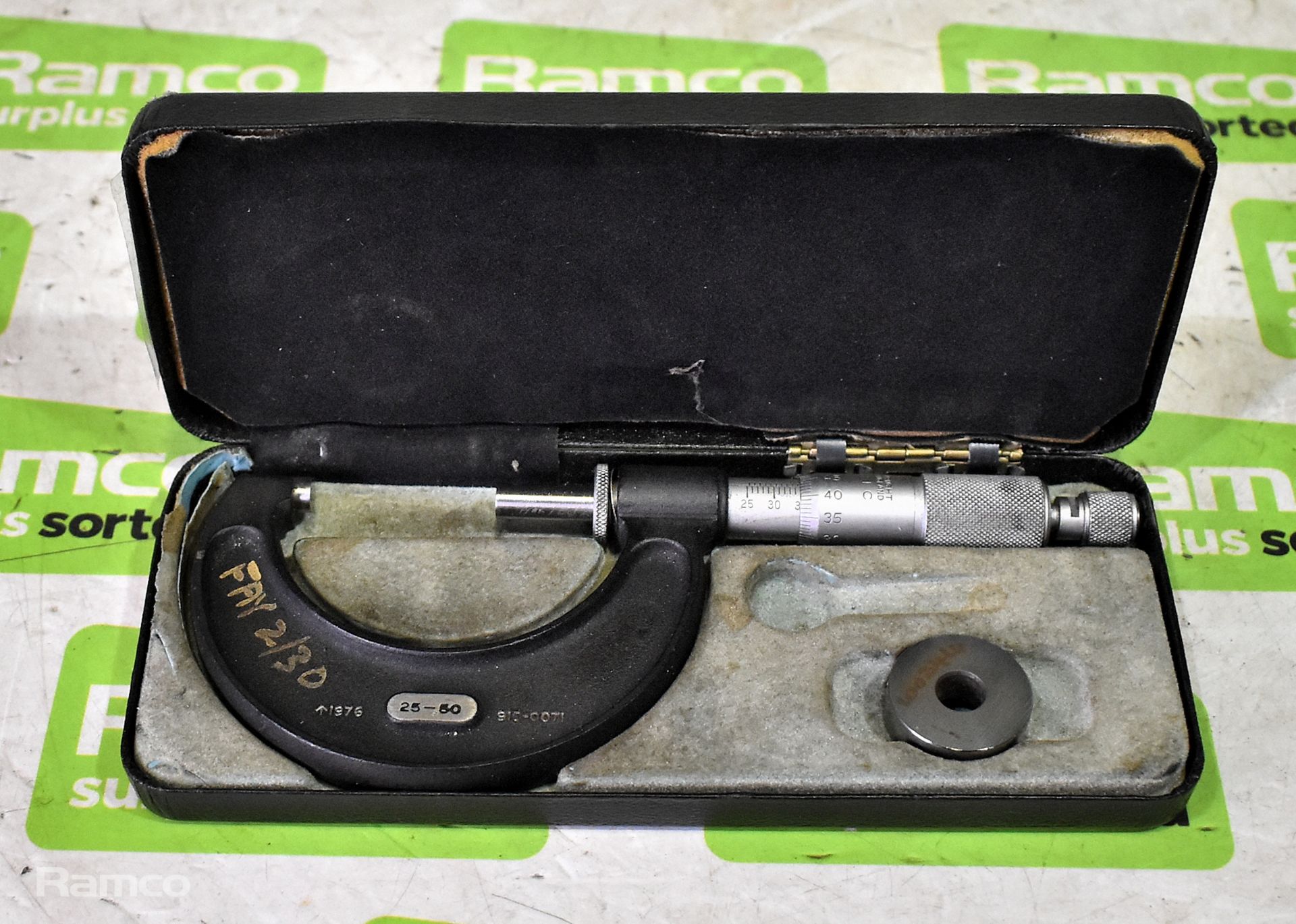 Moore and Wright No 966m 25-50mm micrometer caliper with case