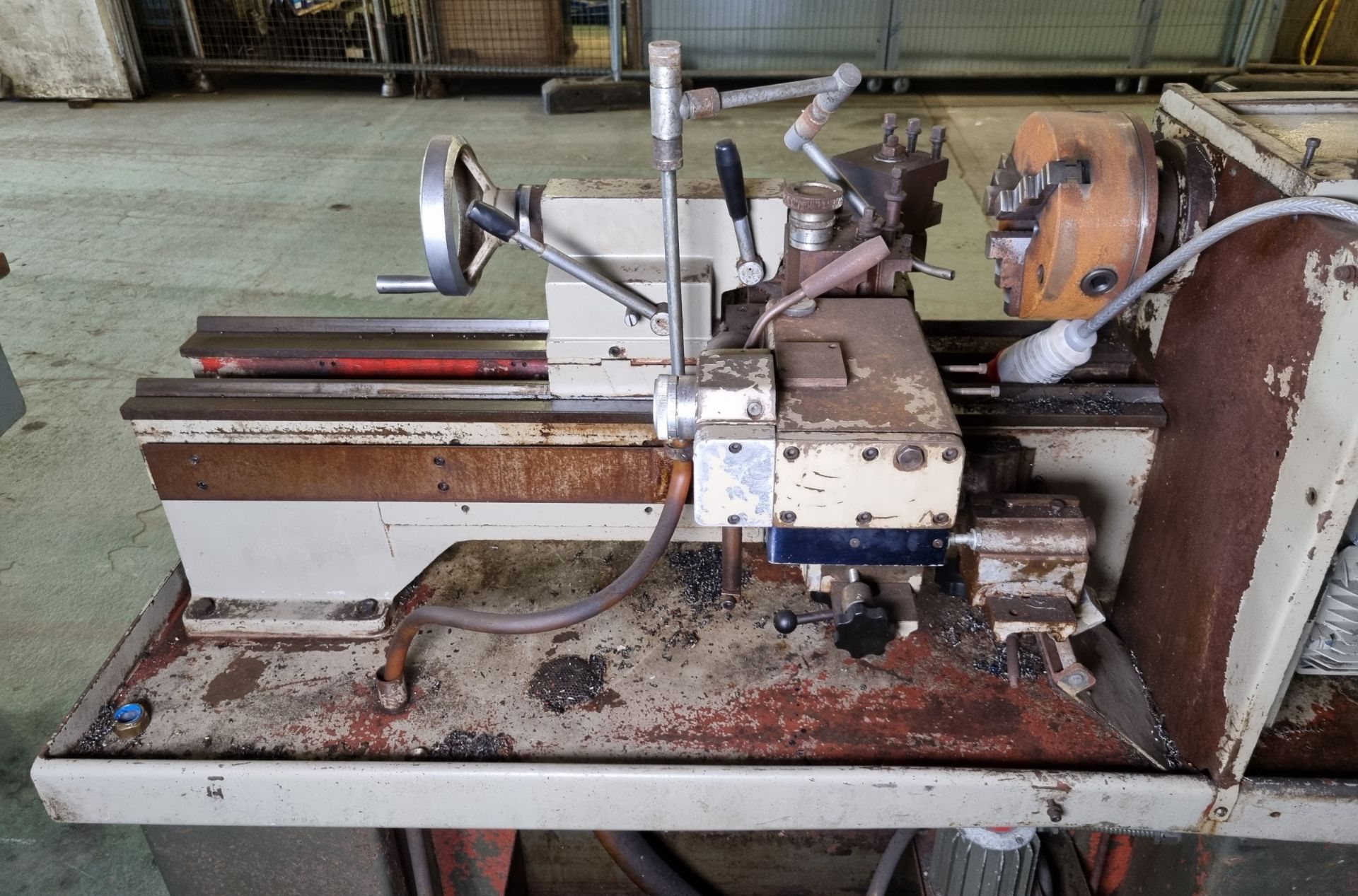 Harrison M300 lathe with hydraulic copy attachment and chuck - Bild 8 aus 14