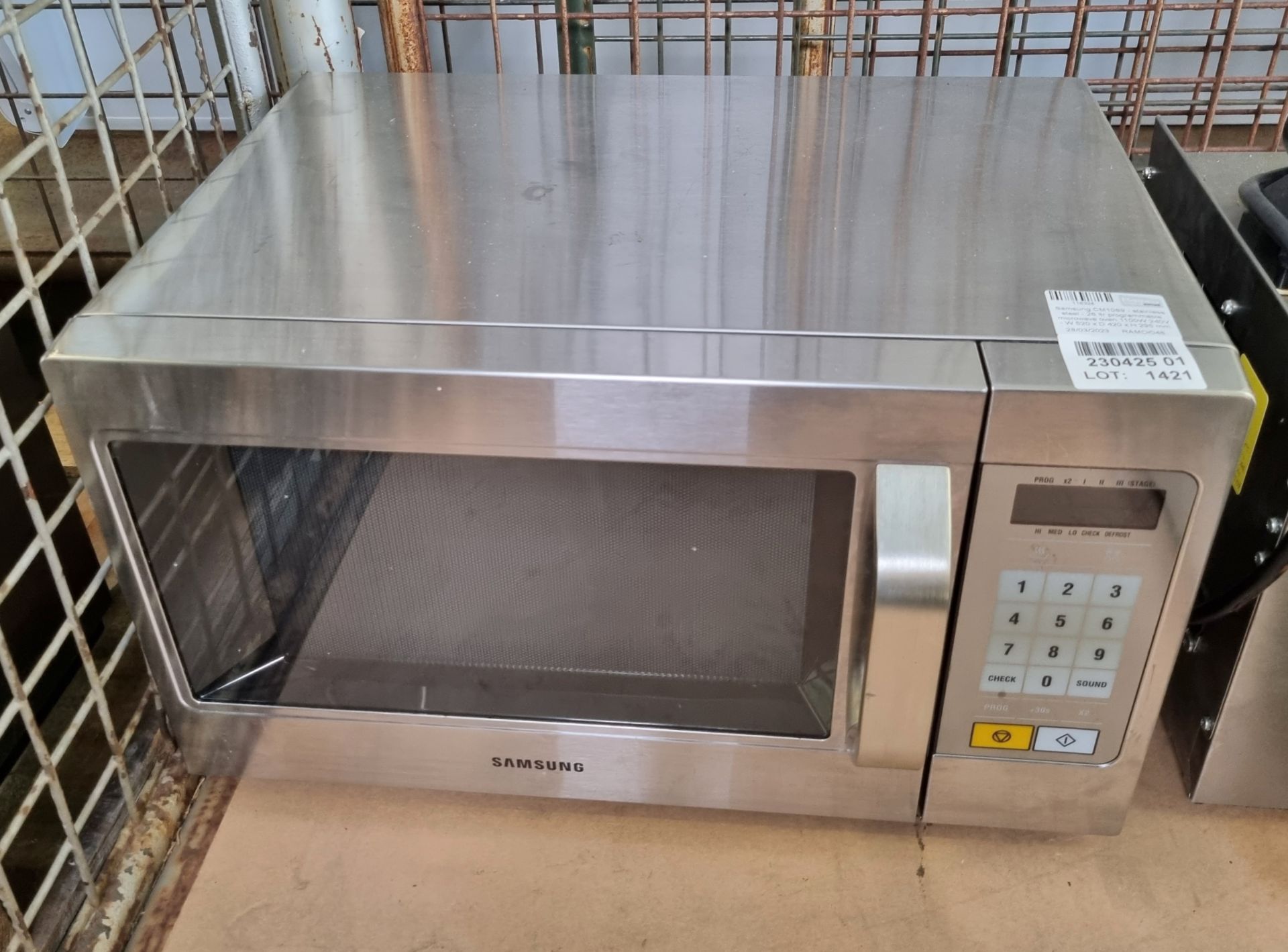 Samsung CM1089 - stainless steel - 26 ltr programmable microwave oven 1100W 240V - W 520 x D 420 - Image 2 of 4