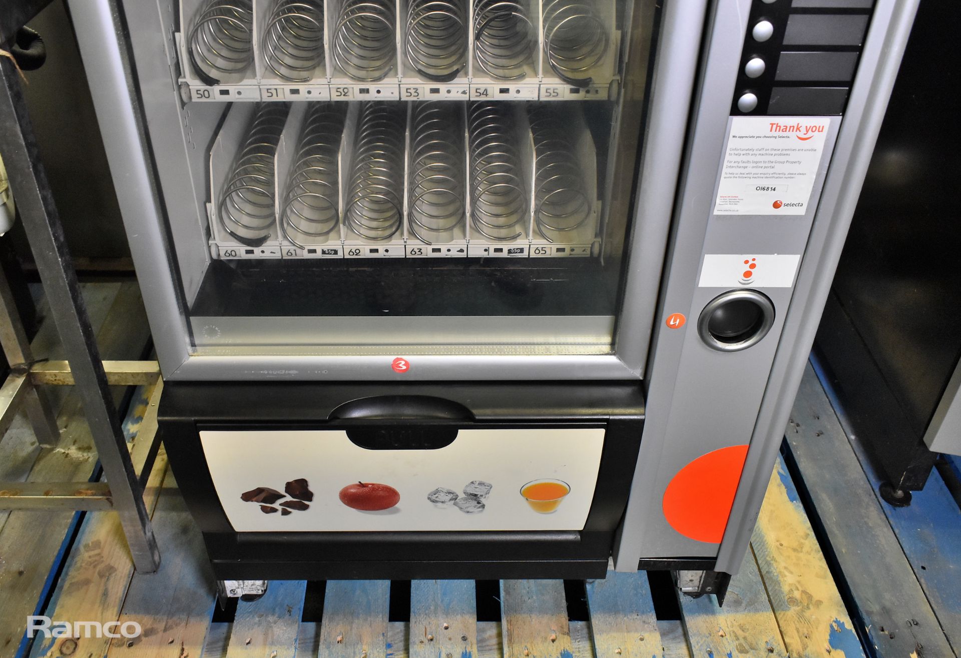 Selecta Toronto Max snack vending machine - NO KEYS - Image 2 of 6