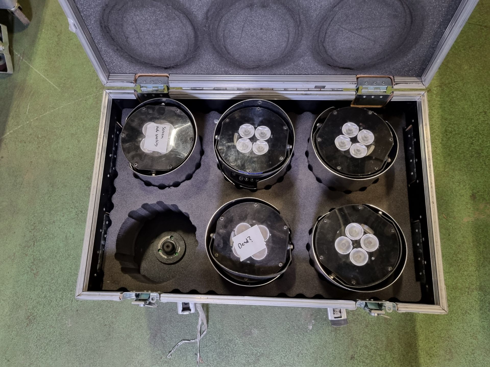 5 x Core Point 20 LED uplighters in powered flight case, 2 not in full working order - Image 2 of 6