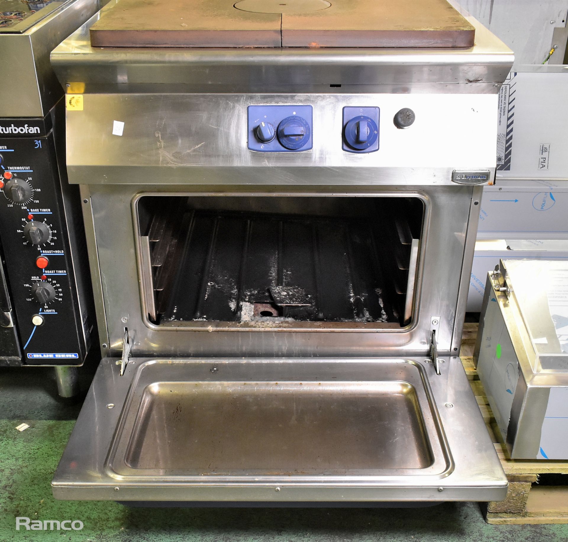 Electrolux solid top gas oven - W 800mm - Image 3 of 6