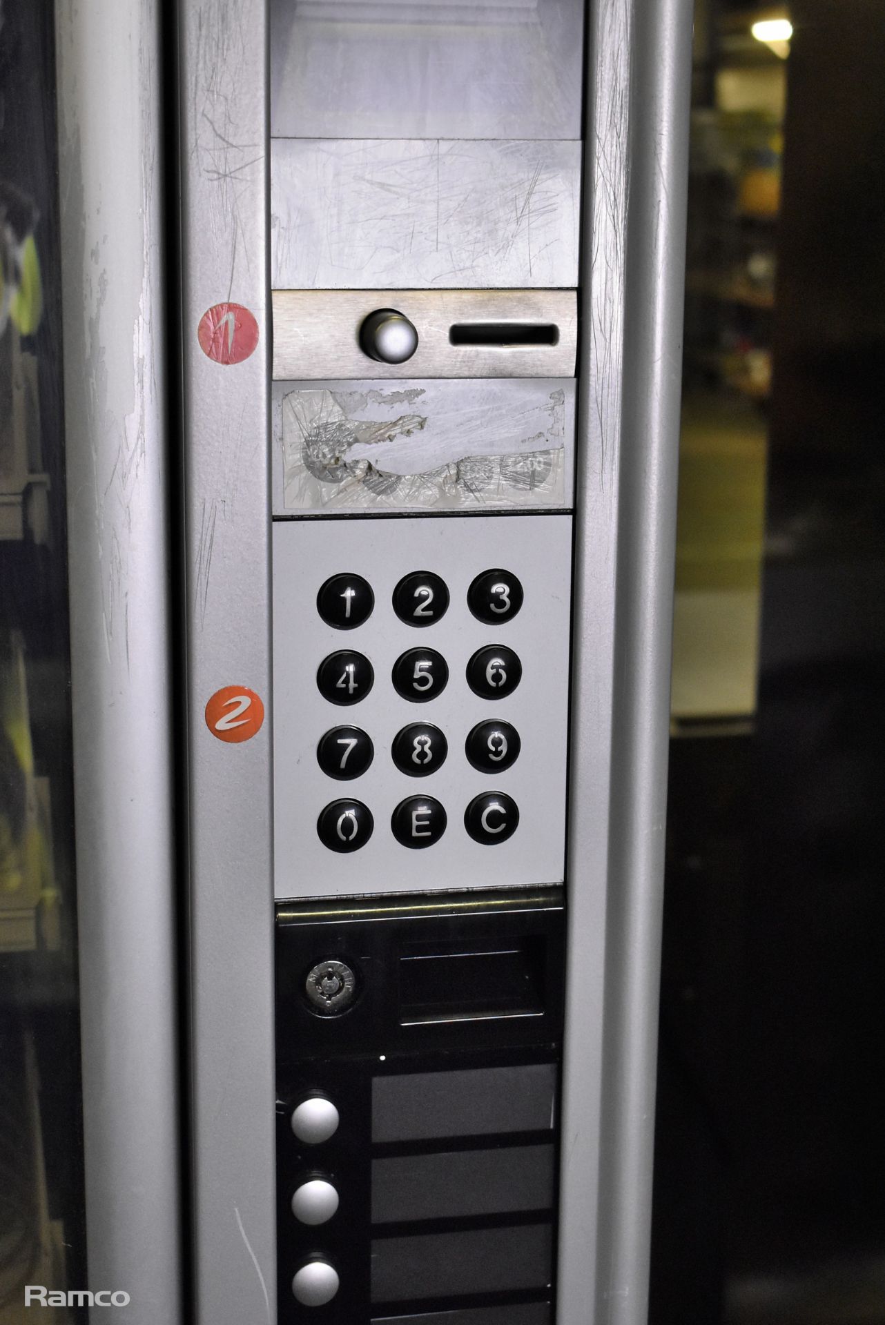 Selecta Toronto Max snack vending machine - NO KEYS - Image 4 of 6