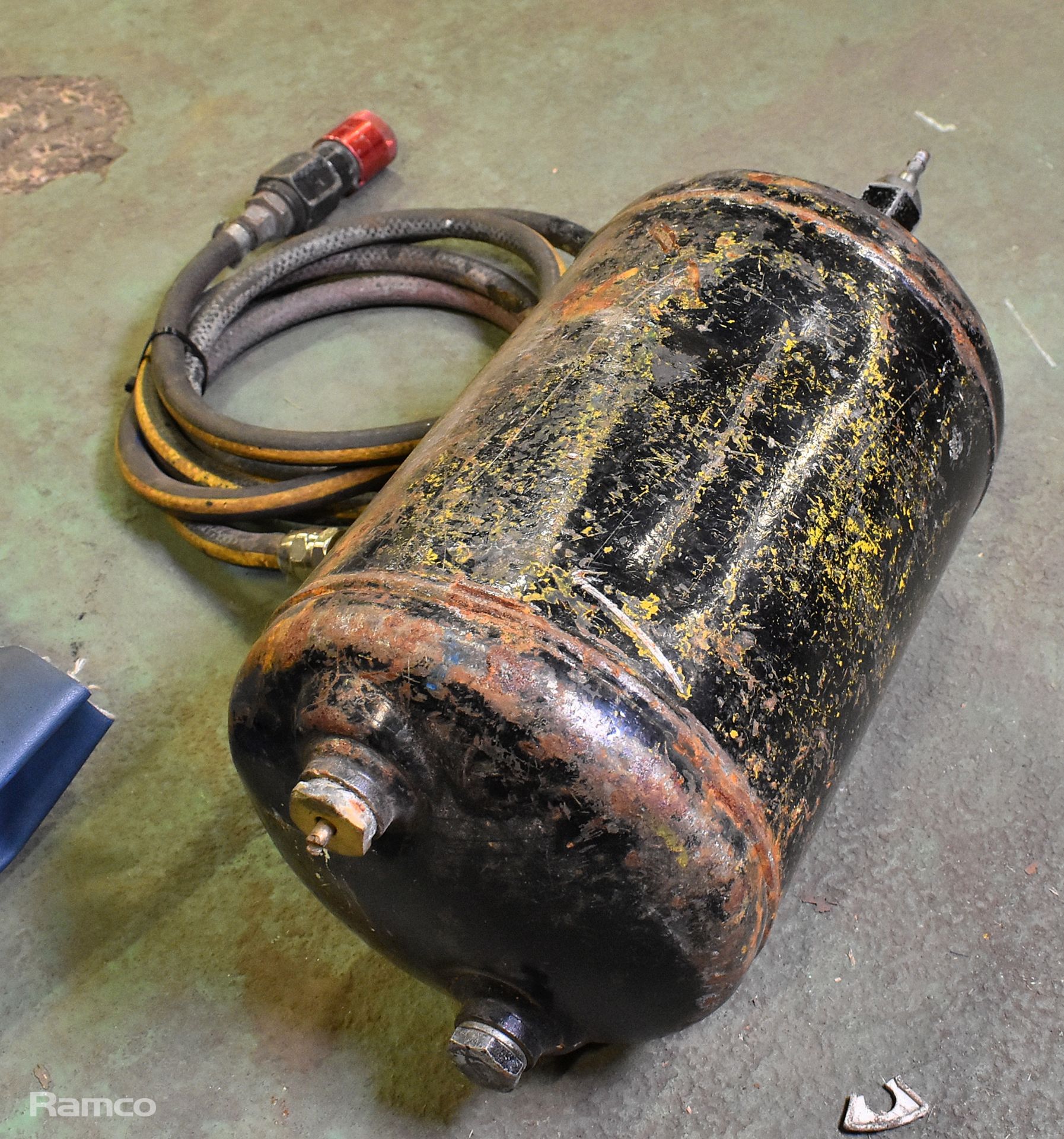 Small metal pressure cylinder with storage bag - Image 3 of 4