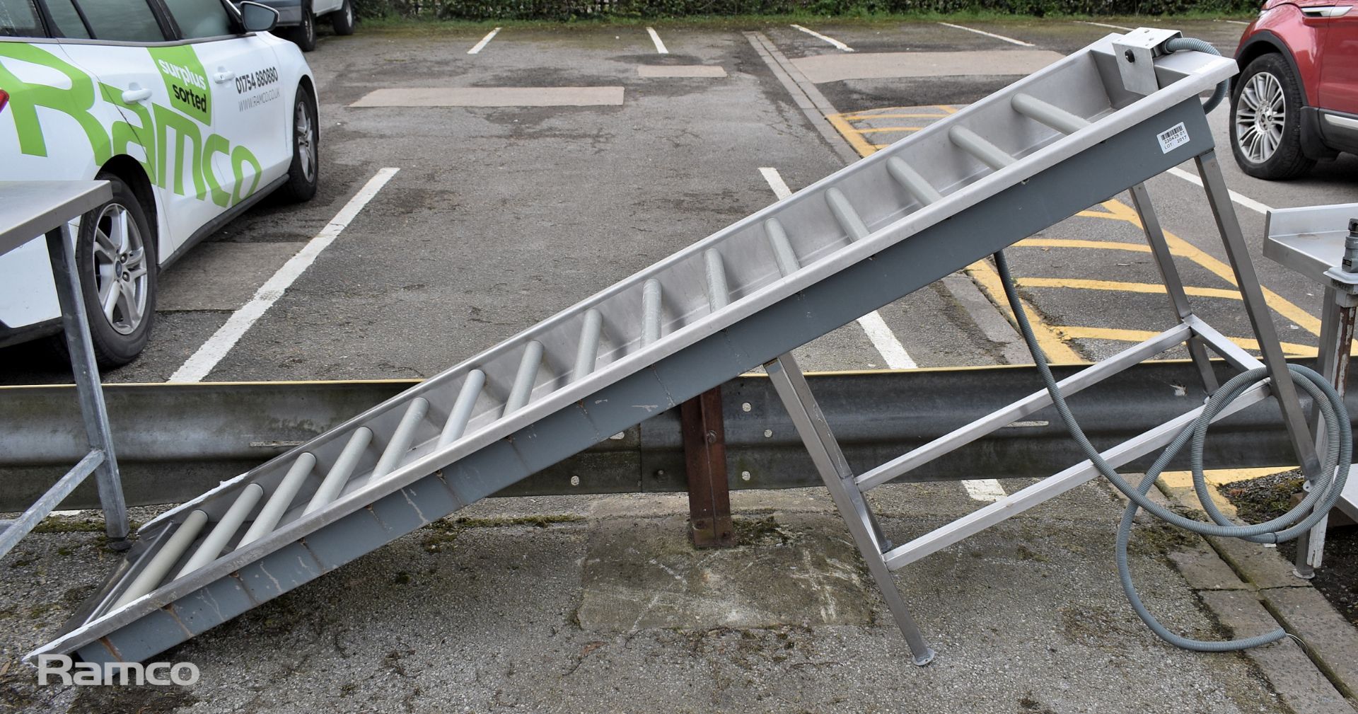 Stainless steel framed roller conveyor for dishwasher (plastic rollers) - L 250 x W 58 x H 90cm