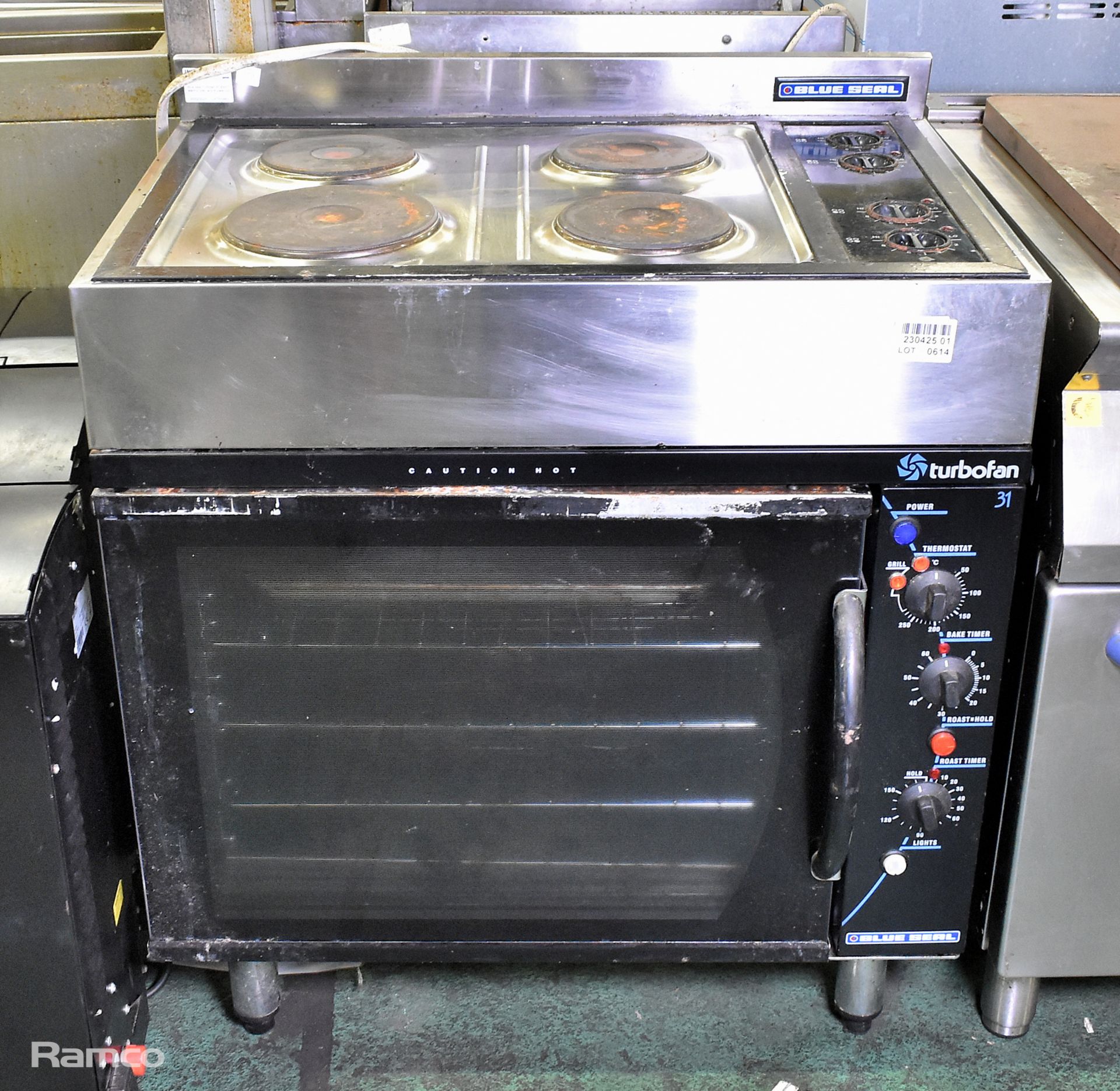 Blue Seal Turbofan 31 E9311 electric oven and 4 plate hob - W 800mm